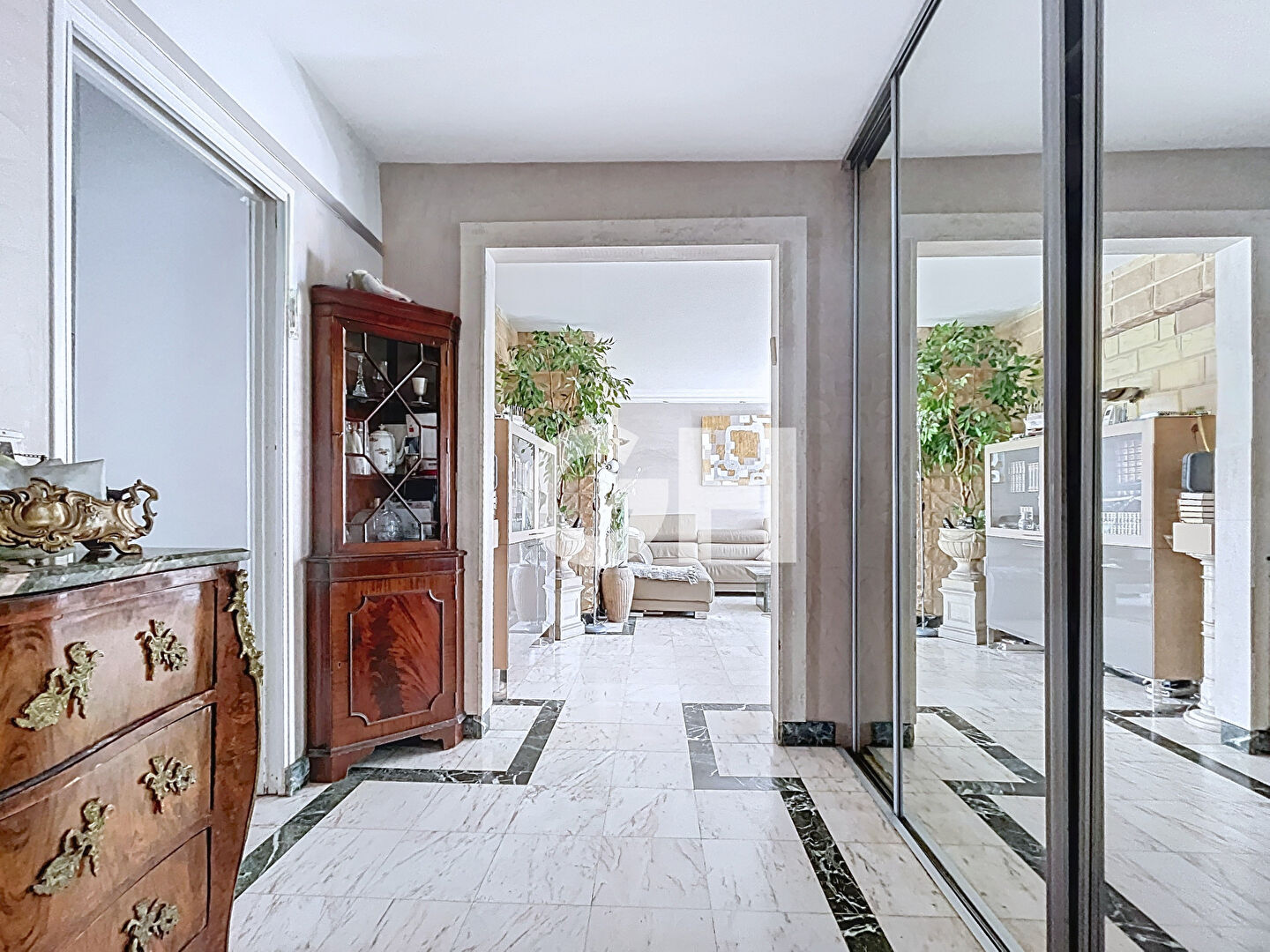 4 pièces familial de 98 m2, vraies grandes pièces baignées de lumière