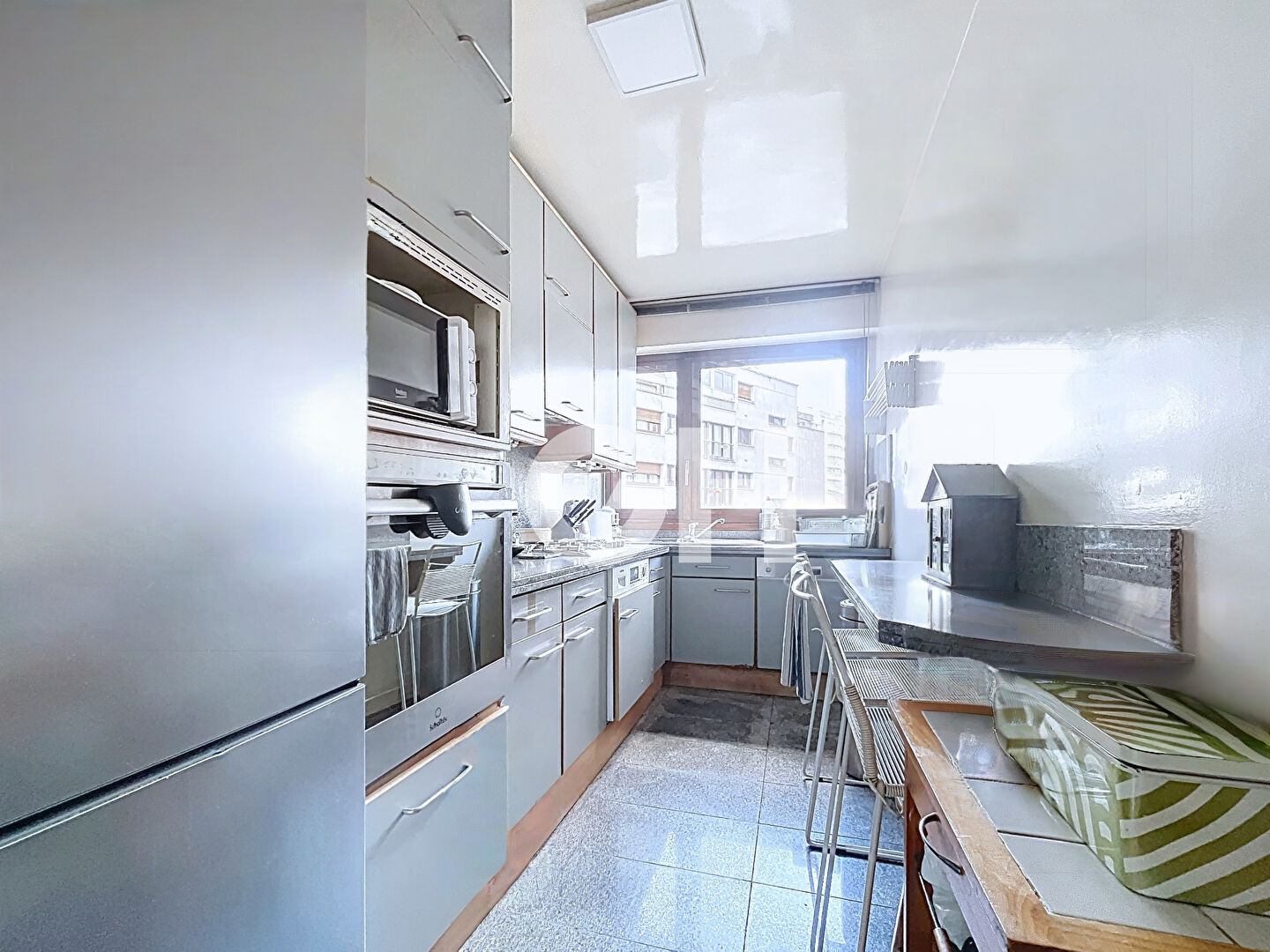 4 pièces familial de 98 m2, vraies grandes pièces baignées de lumière