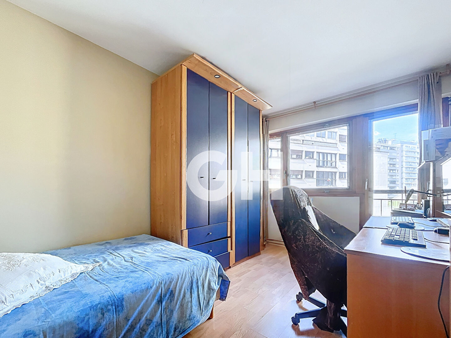 4 pièces familial de 98 m2, vraies grandes pièces baignées de lumière