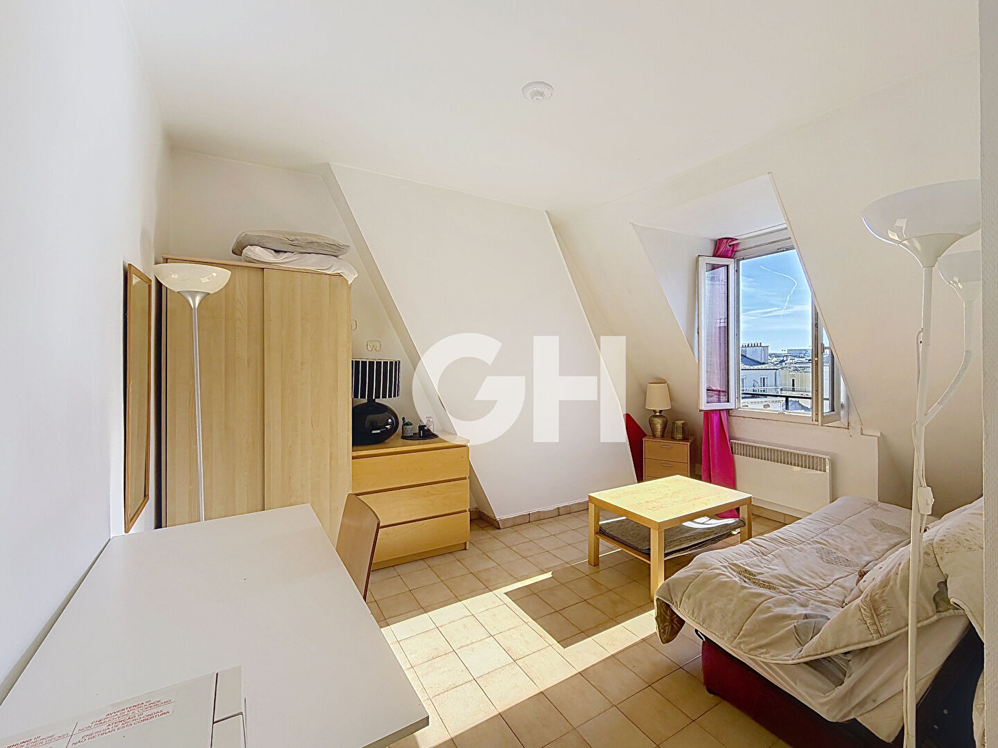 VOLTAIRE - GARDETTE - STUDIO DERNIER ETAGE