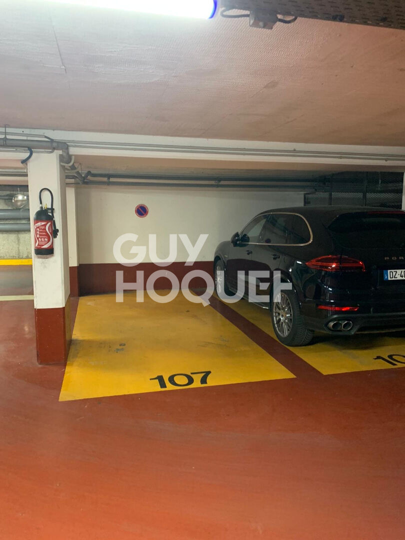 Parking à louer 75007 Paris