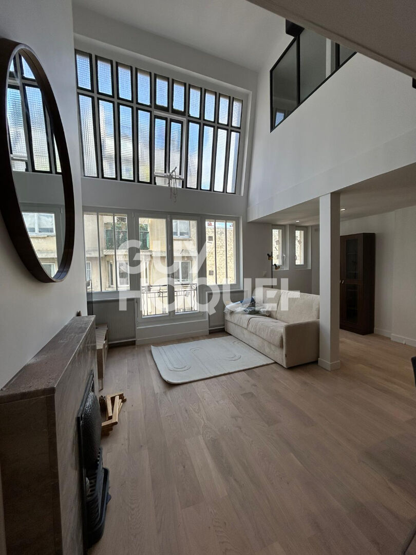 Appartement Paris 1 pièce(s) 56.03 m2