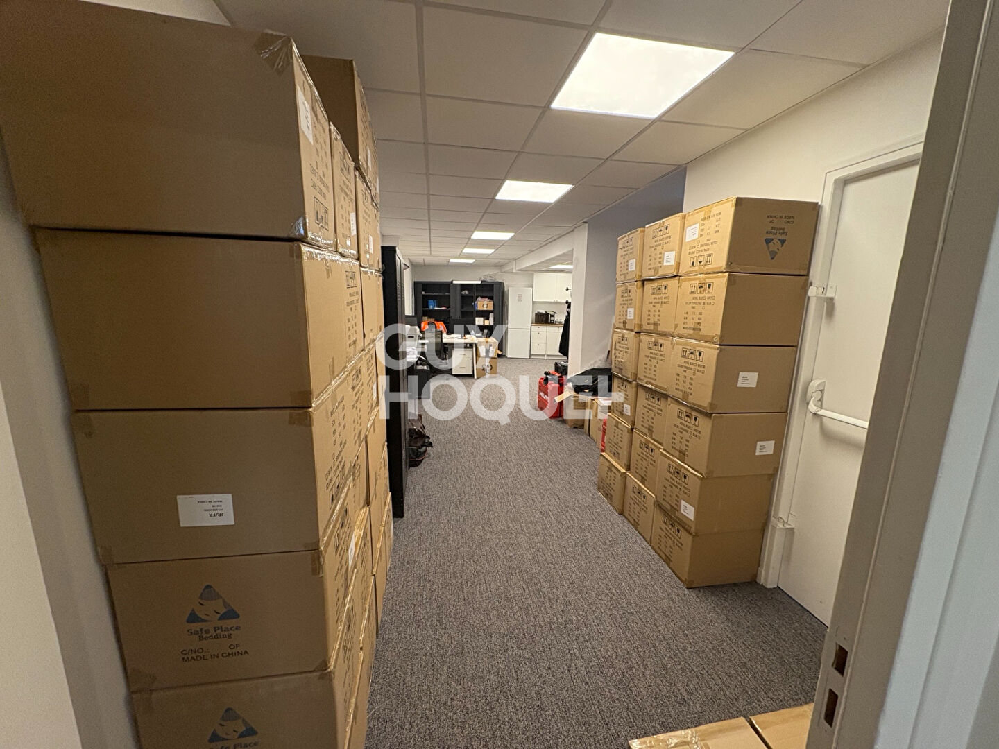 Local commercial  1 pièce(s) 122 m2