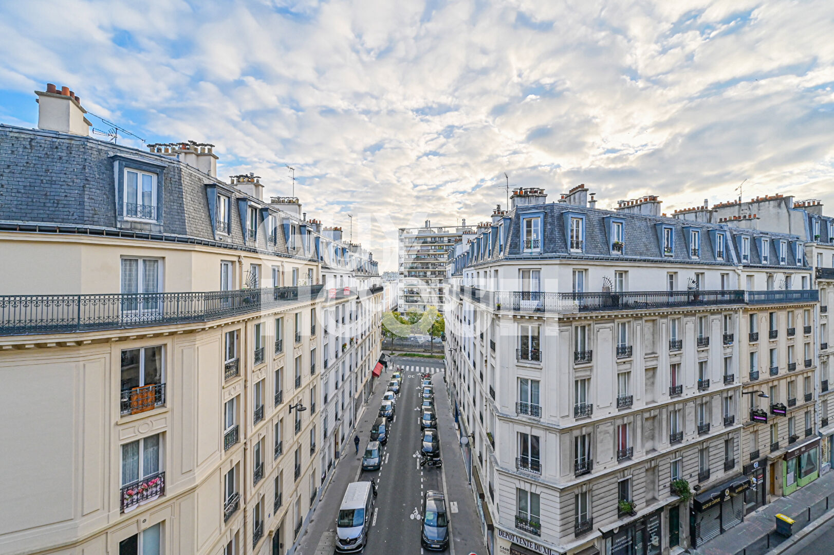 Place Daumesnil (Félix Eboué) / Est / Lumineux  / Calme / En étage avec Ascenseur
