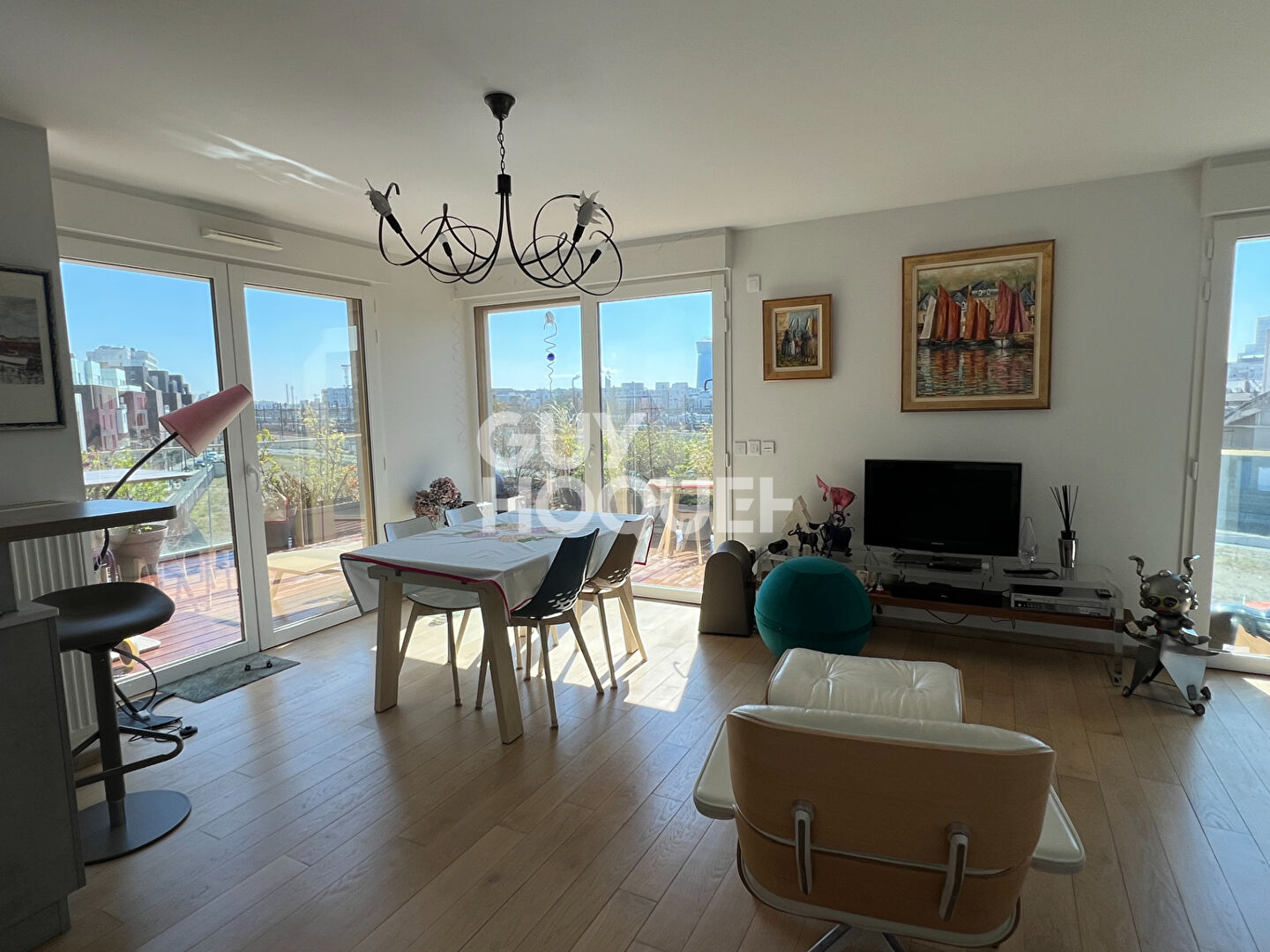 Élégance contemporaine et vaste terrasse plein ciel Paris 12