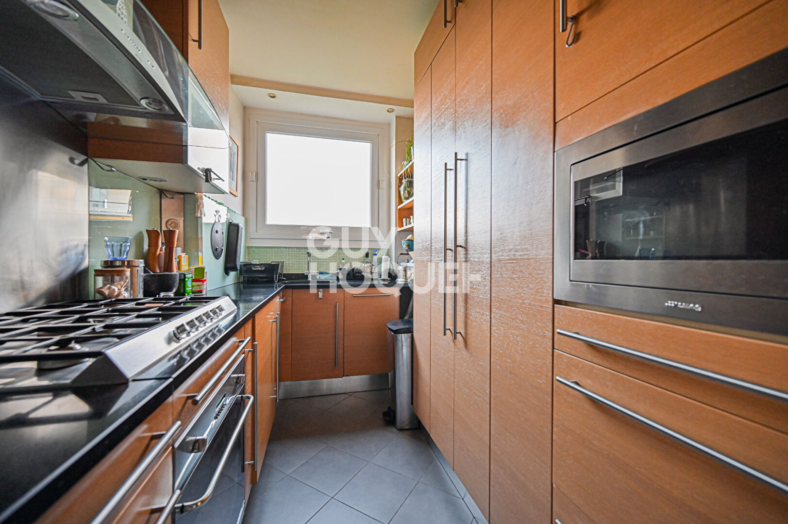 Deux pièces en parfait état avec terrasse