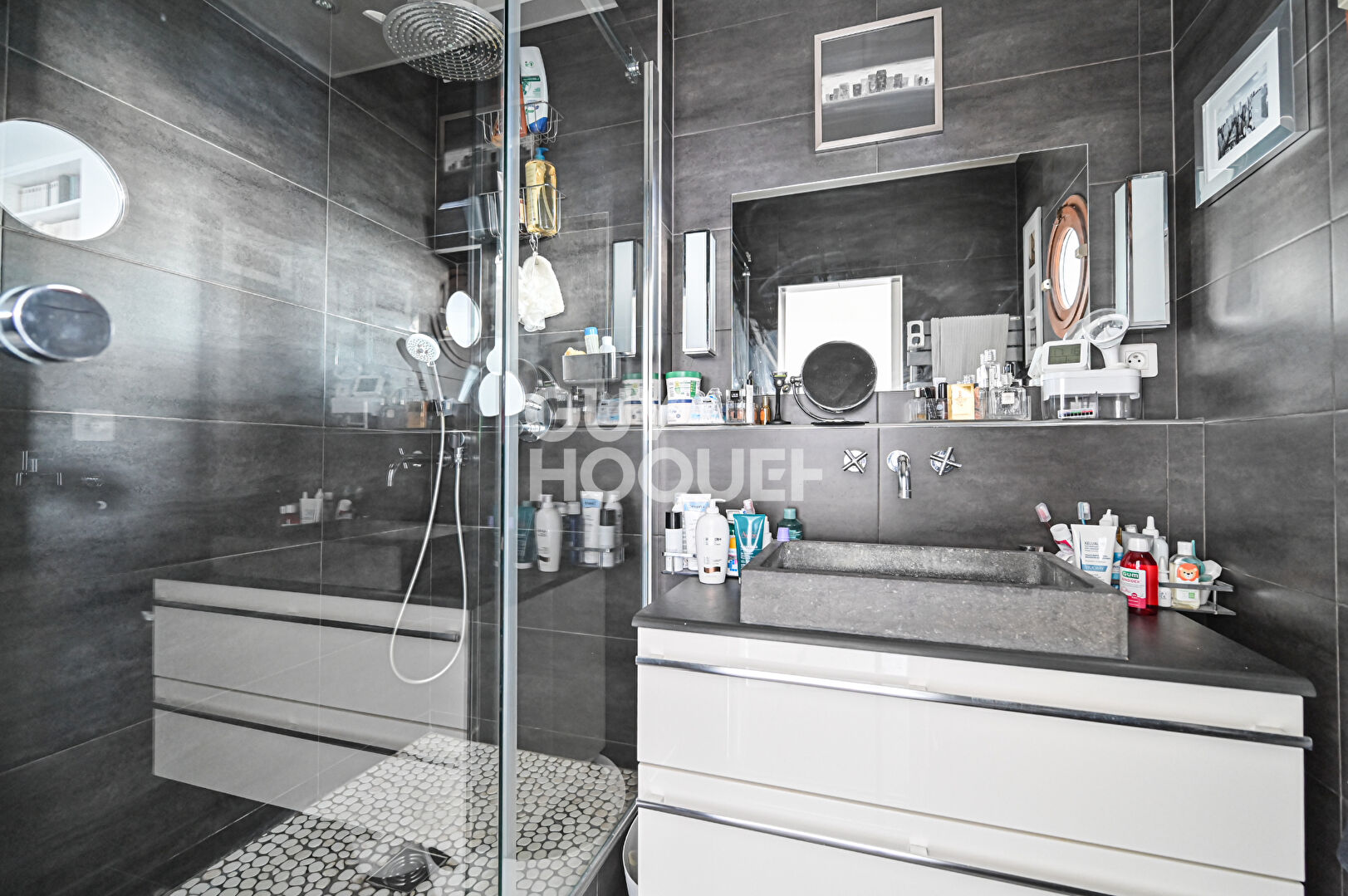 Deux pièces en parfait état avec terrasse