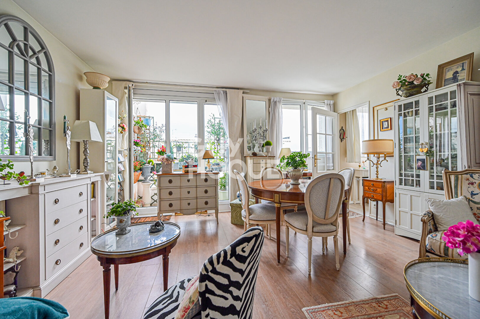 Bel appartement - Etage élevé - Balcon