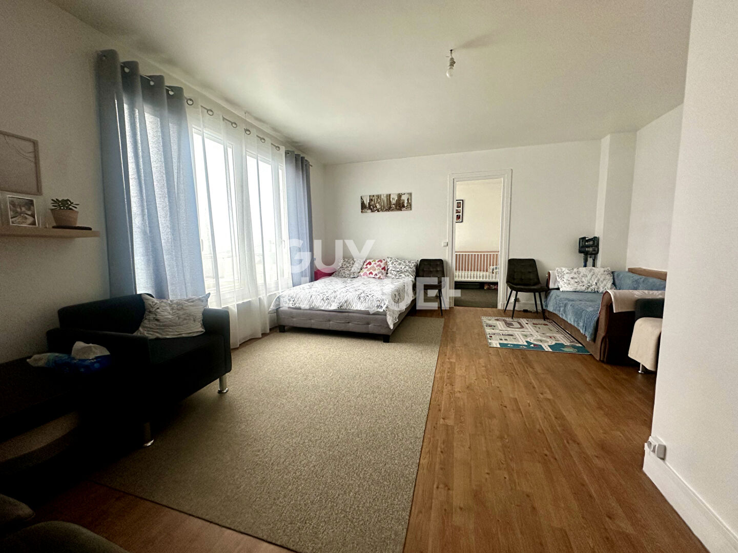 Grand 2 pièces, dernier étage, vue dégagée DPE C