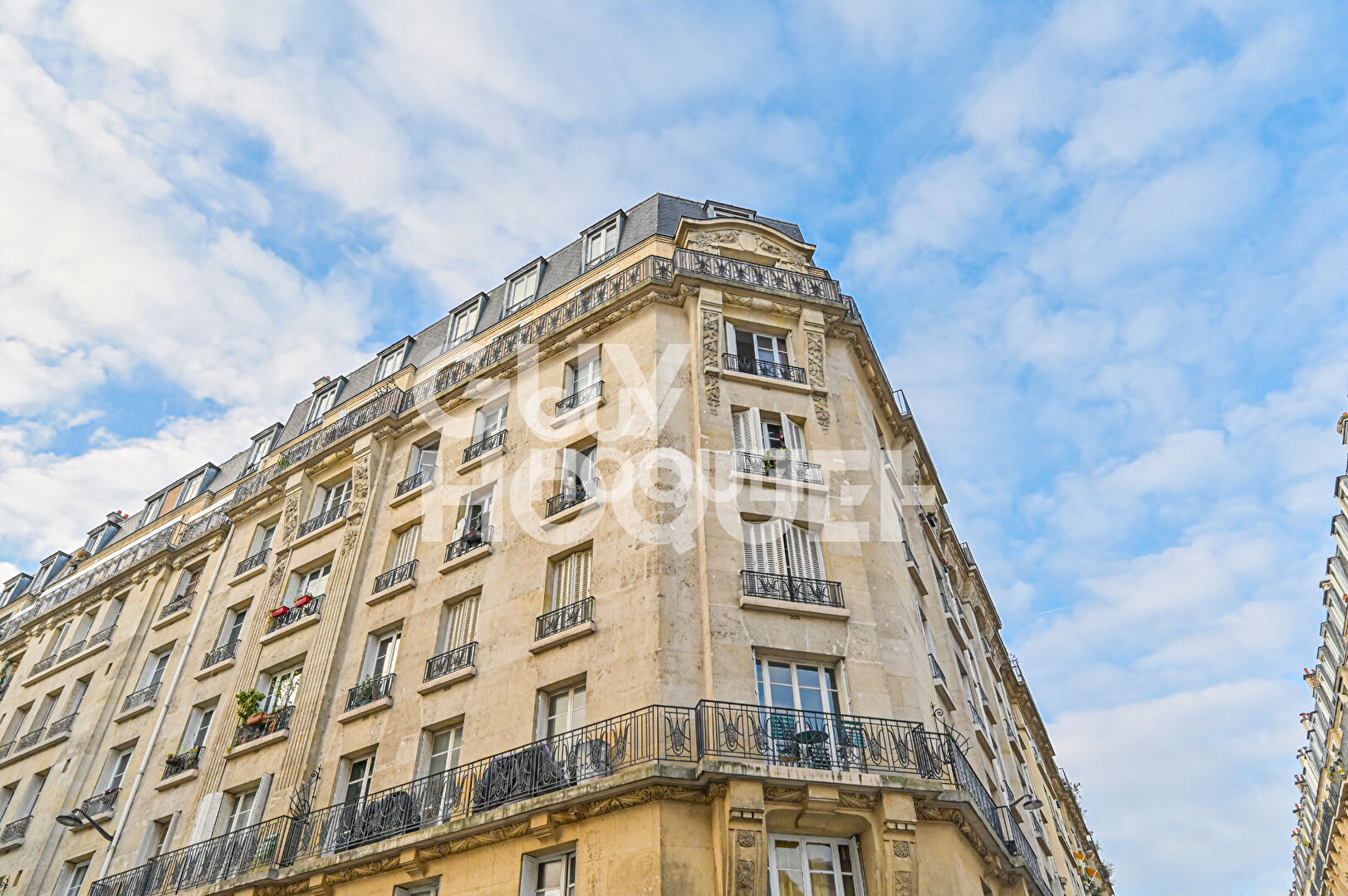 Place Daumesnil (Félix Eboué) / Est / Lumineux  / Calme / En étage avec Ascenseur