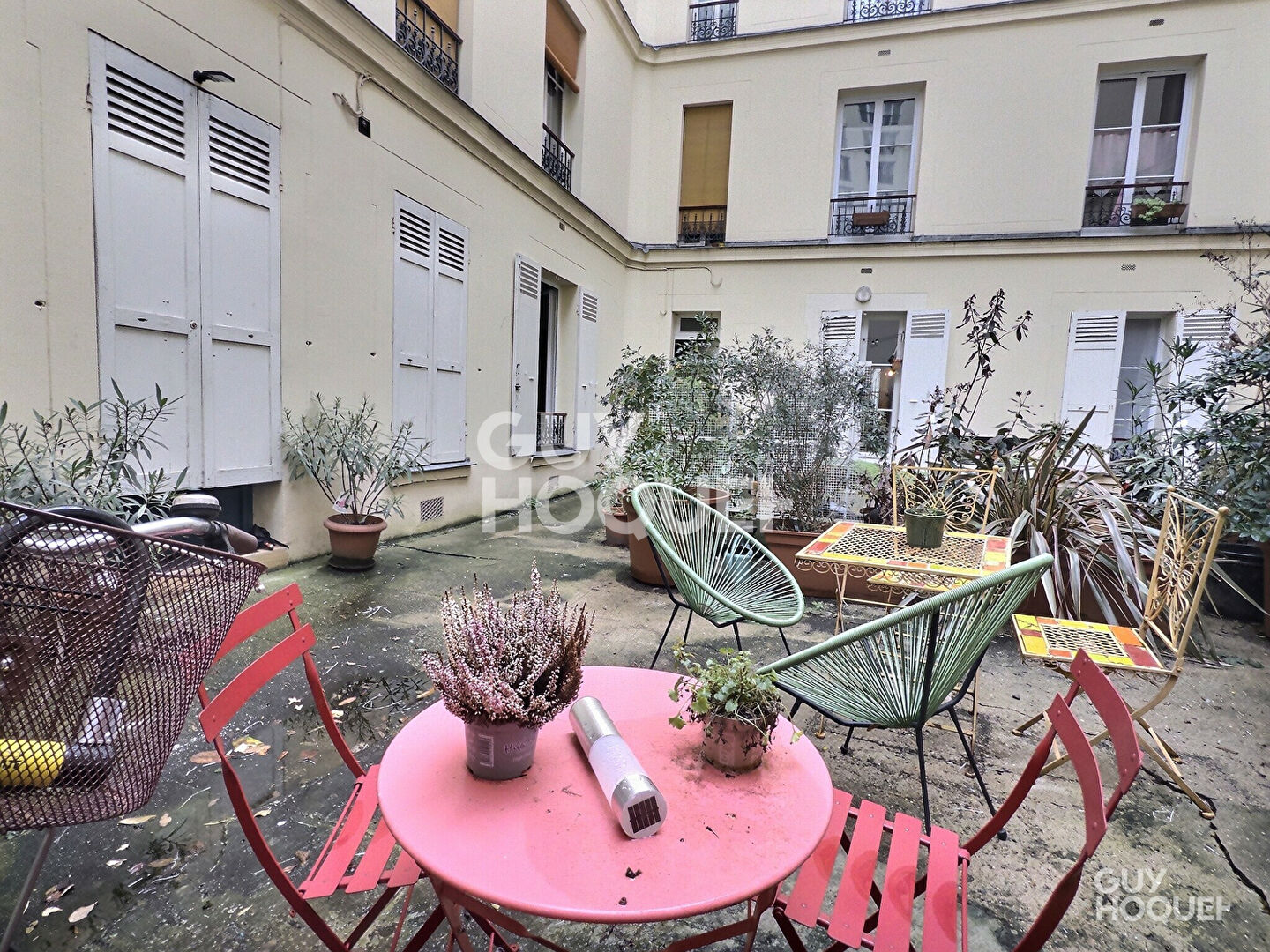 Studio - RDC sur cour intérieure  - Copropriété bien entretenue