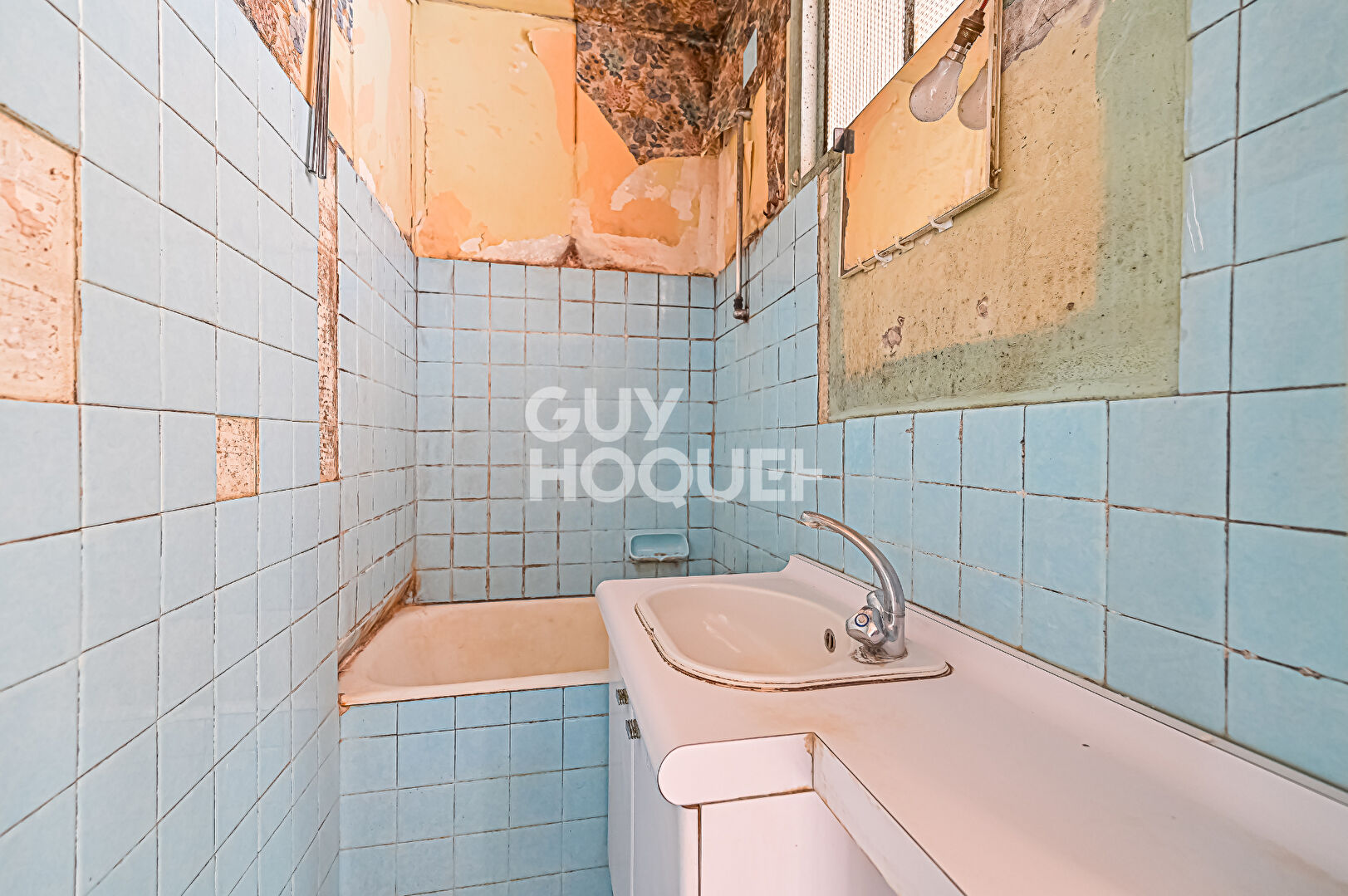 Charmant deux pièces en dernier étage