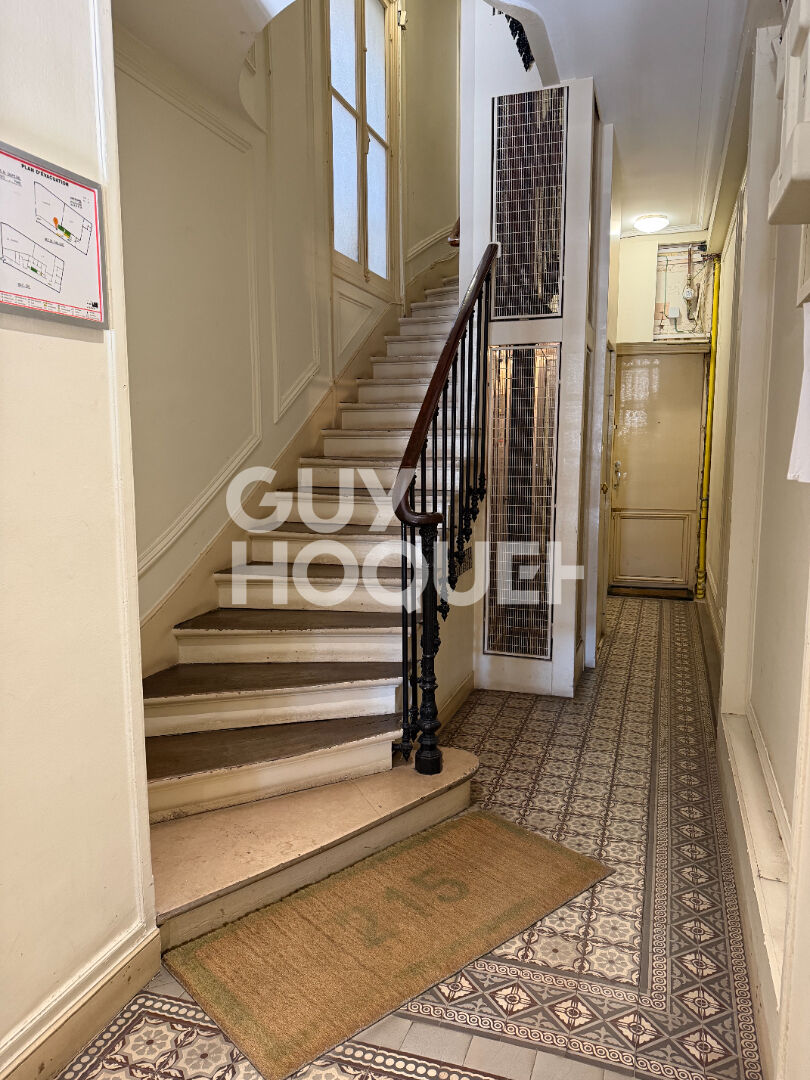 Studio en dernier étage avec ascenseur