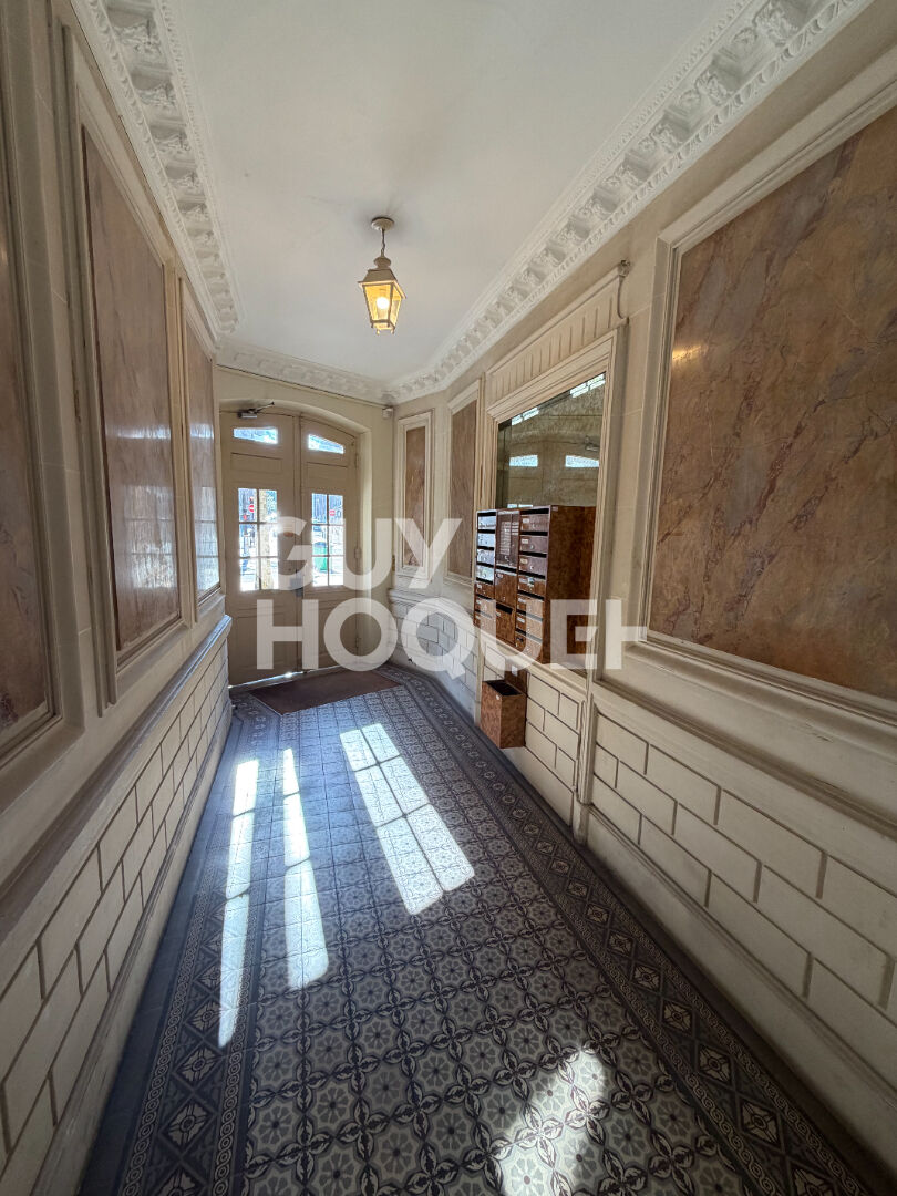 Studio en dernier étage avec ascenseur