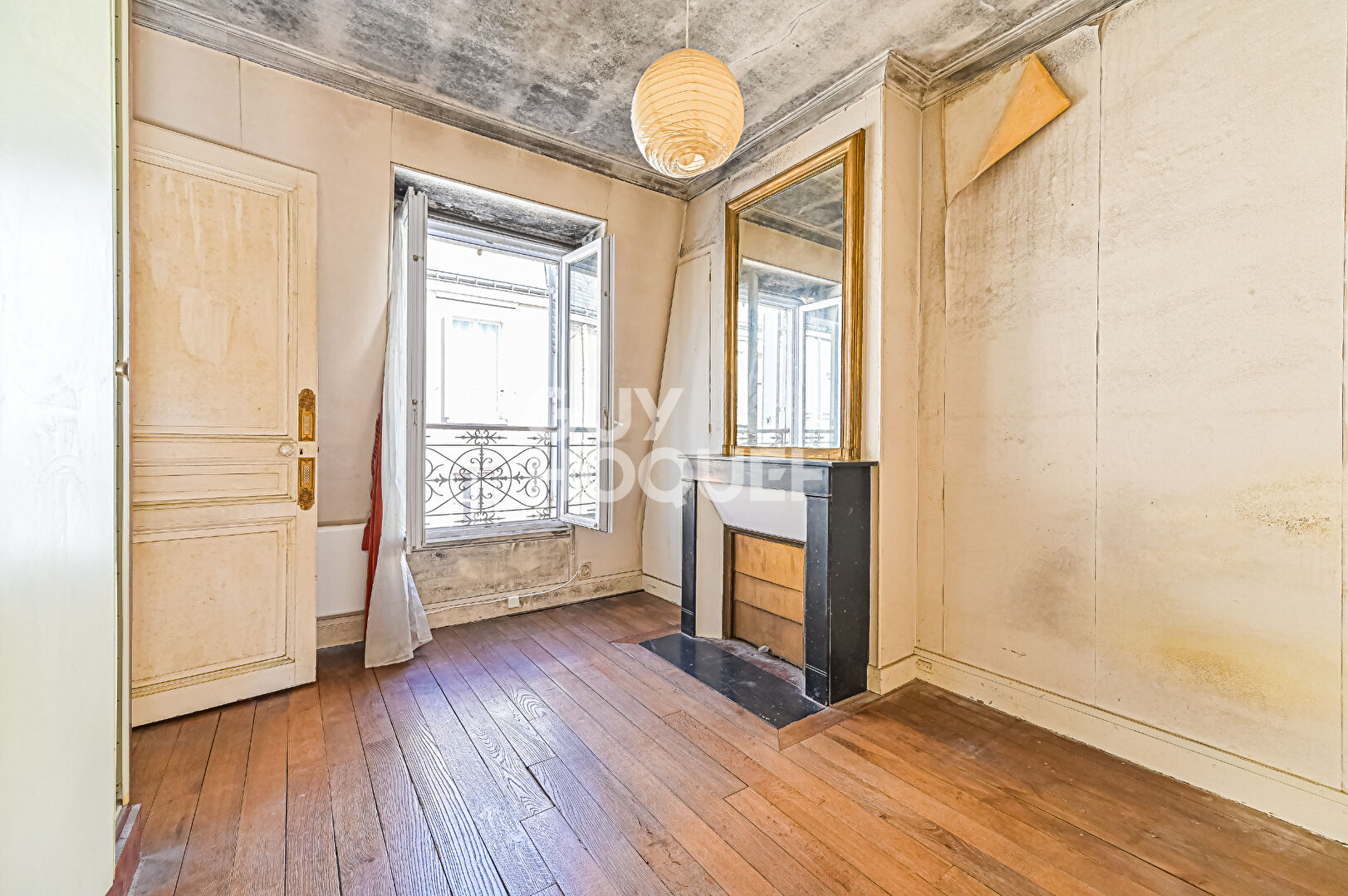 Charmant deux pièces en dernier étage