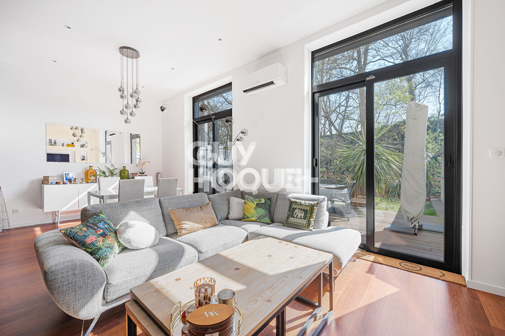 Maison d'exception -128 m2 -100 m2 de jardin arboré