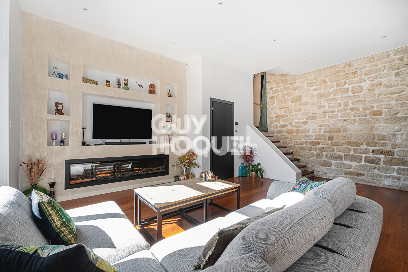 Maison d'exception -128 m2 -100 m2 de jardin arboré