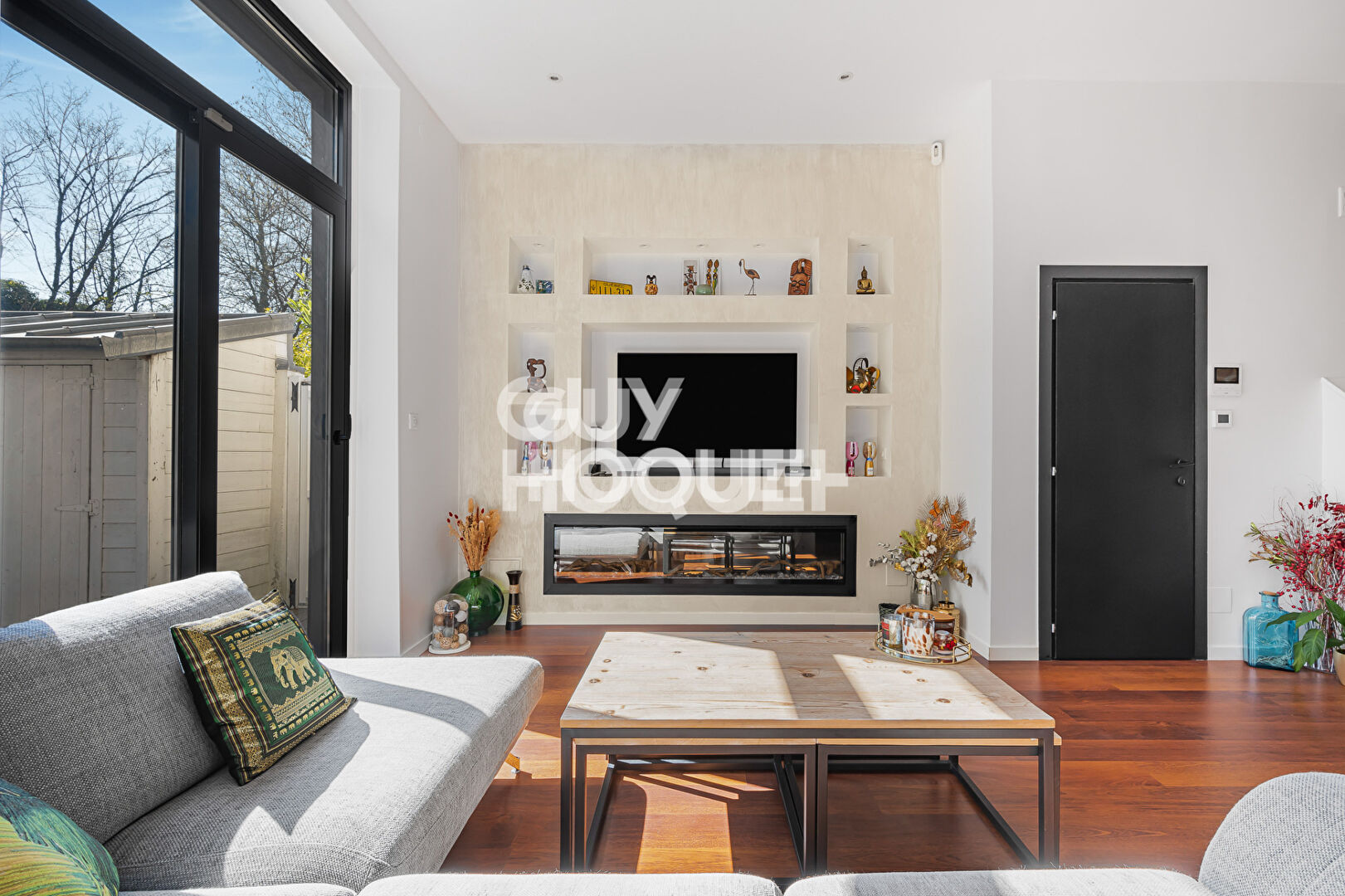 Maison d'exception -128 m2 -100 m2 de jardin arboré