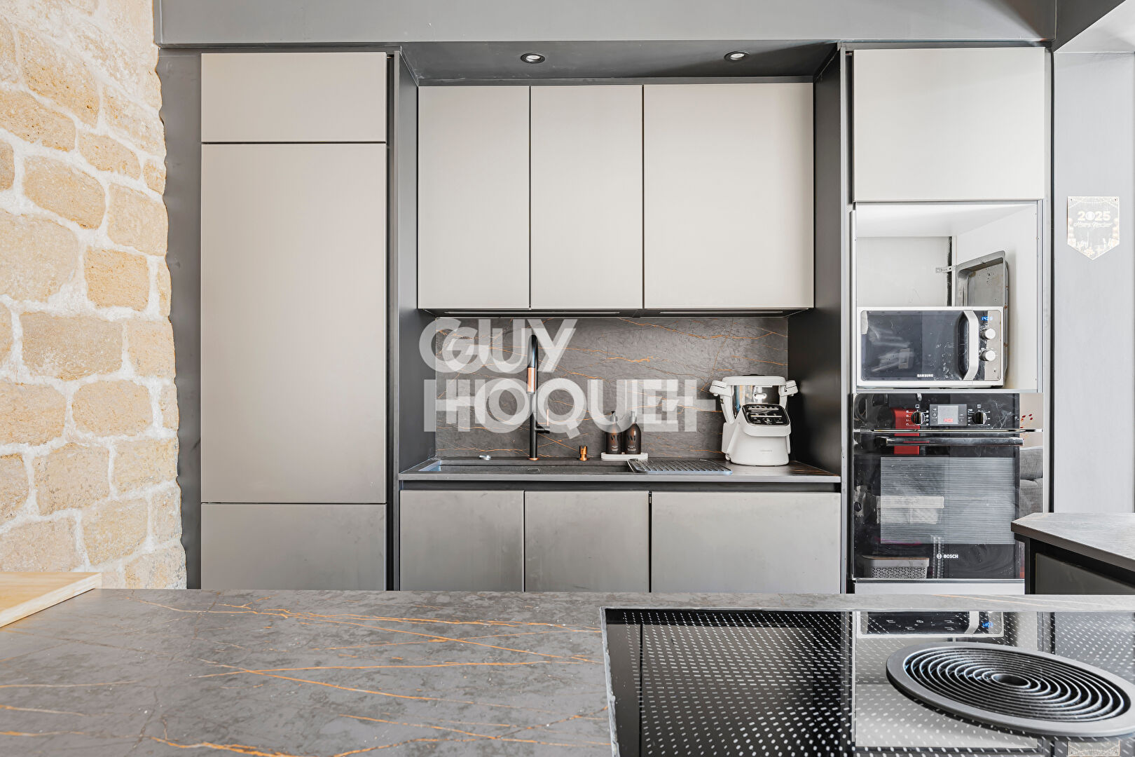 Maison d'exception -128 m2 -100 m2 de jardin arboré