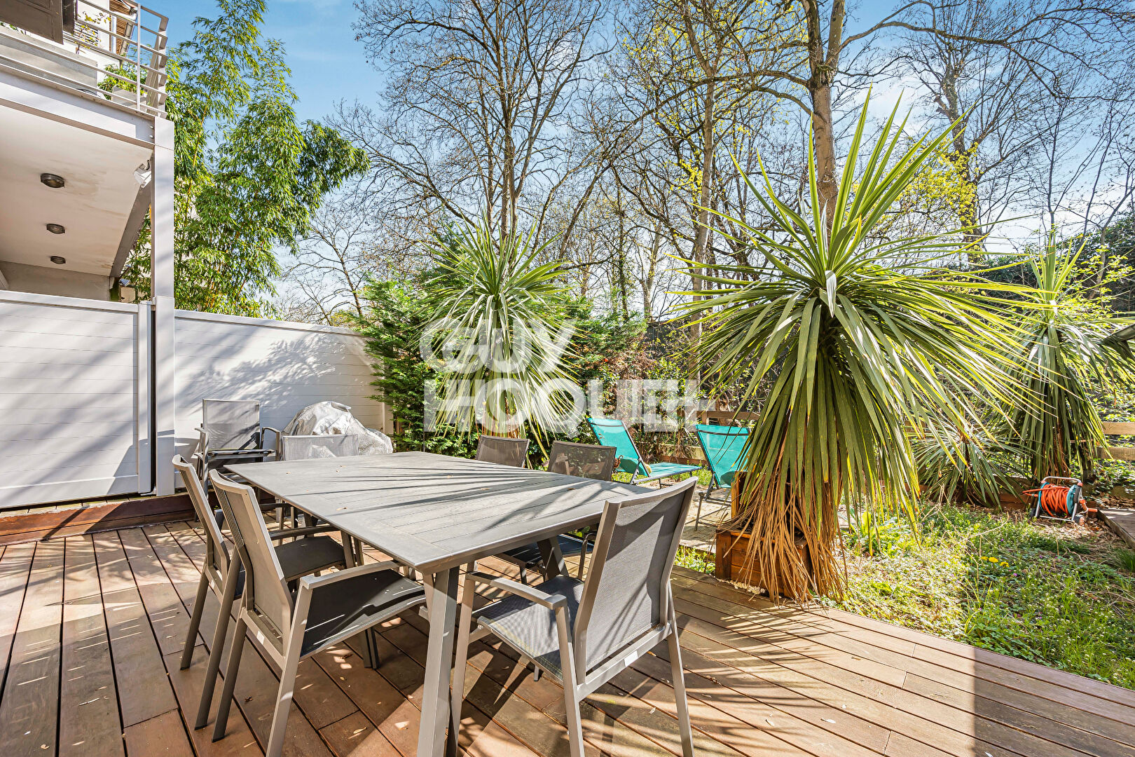 Maison d'exception -128 m2 -100 m2 de jardin arboré