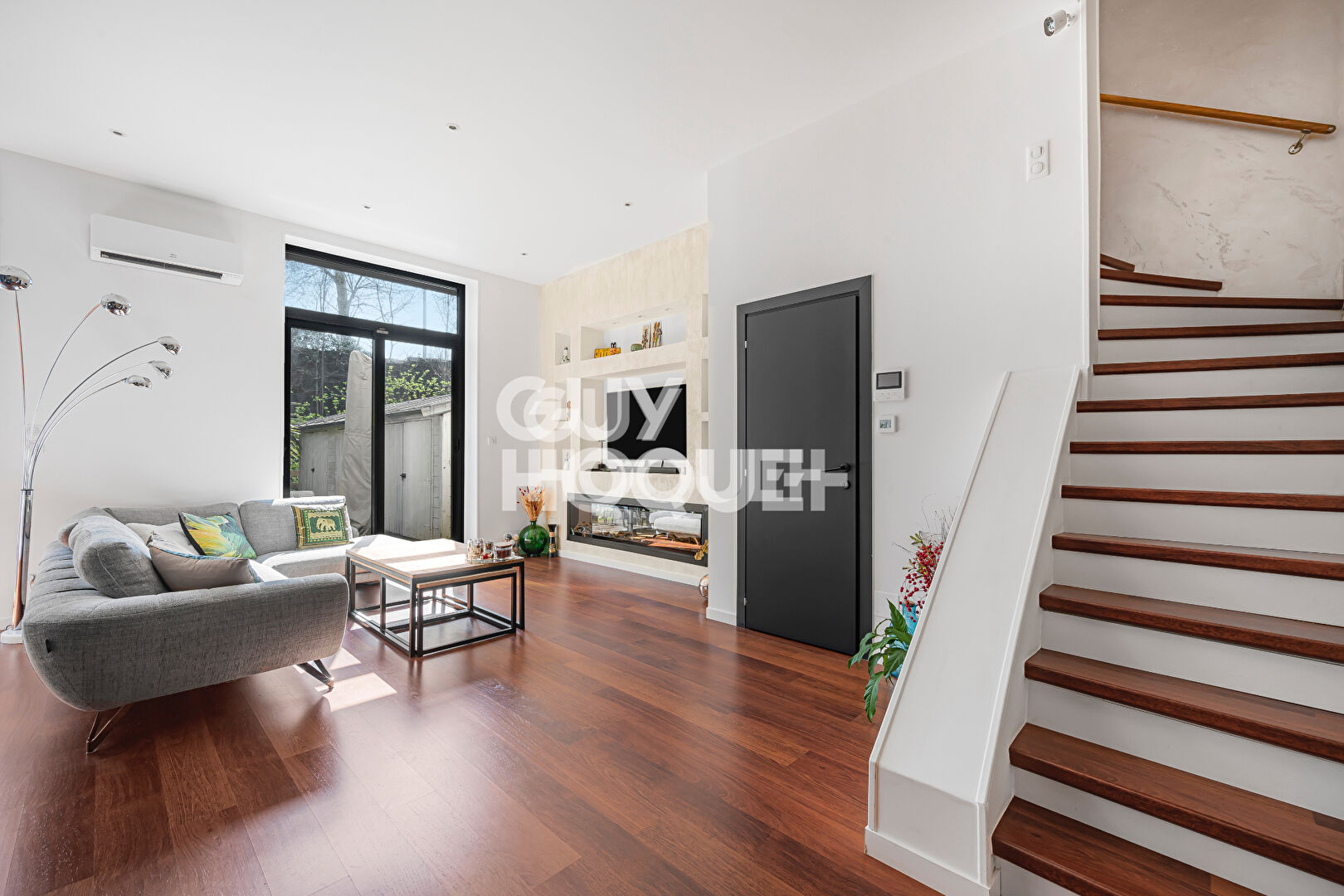 Maison d'exception -128 m2 -100 m2 de jardin arboré