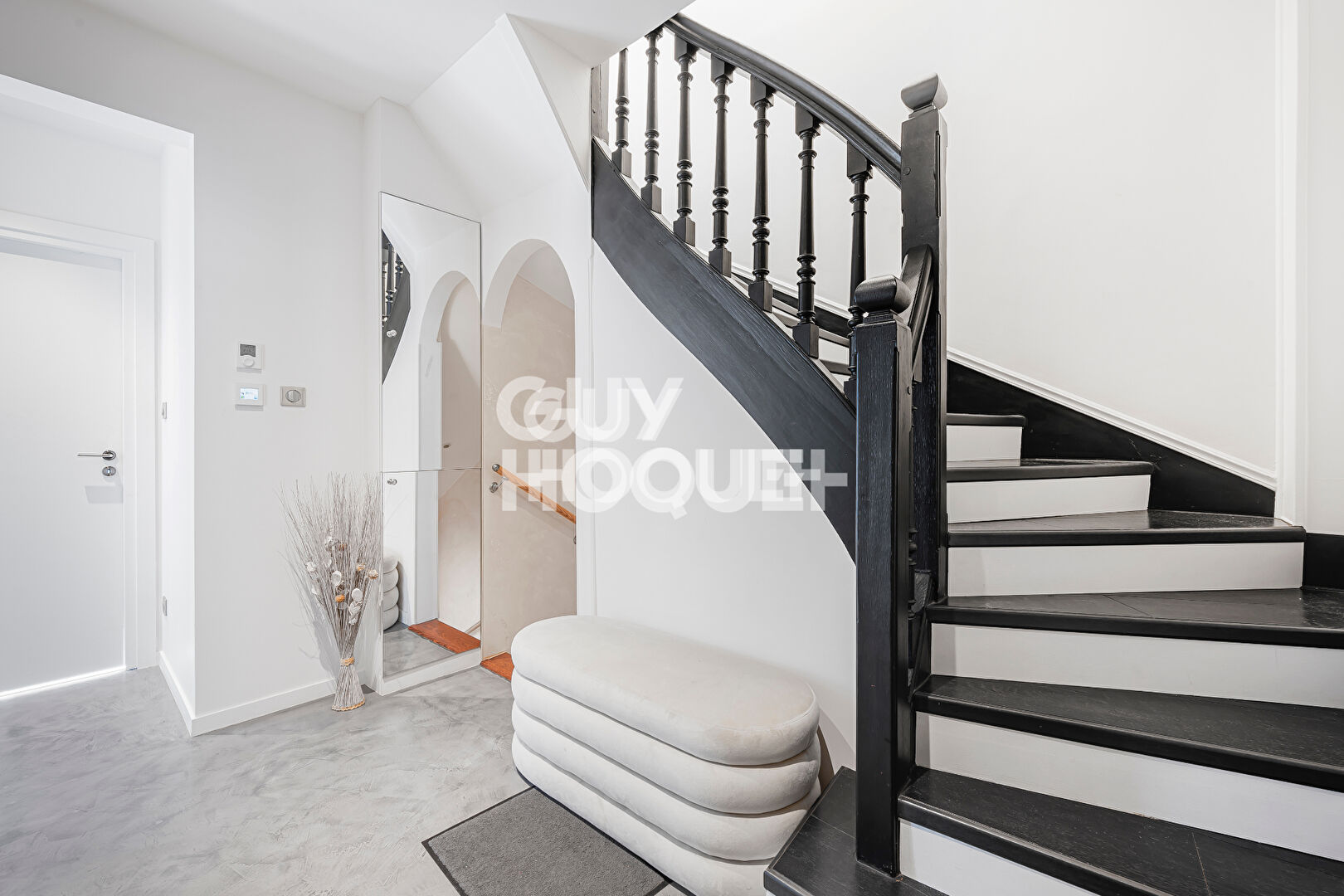 Maison d'exception -128 m2 -100 m2 de jardin arboré