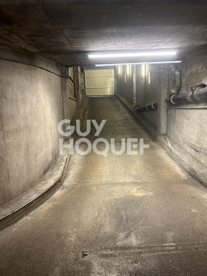 Box + Place de parking de 22m²