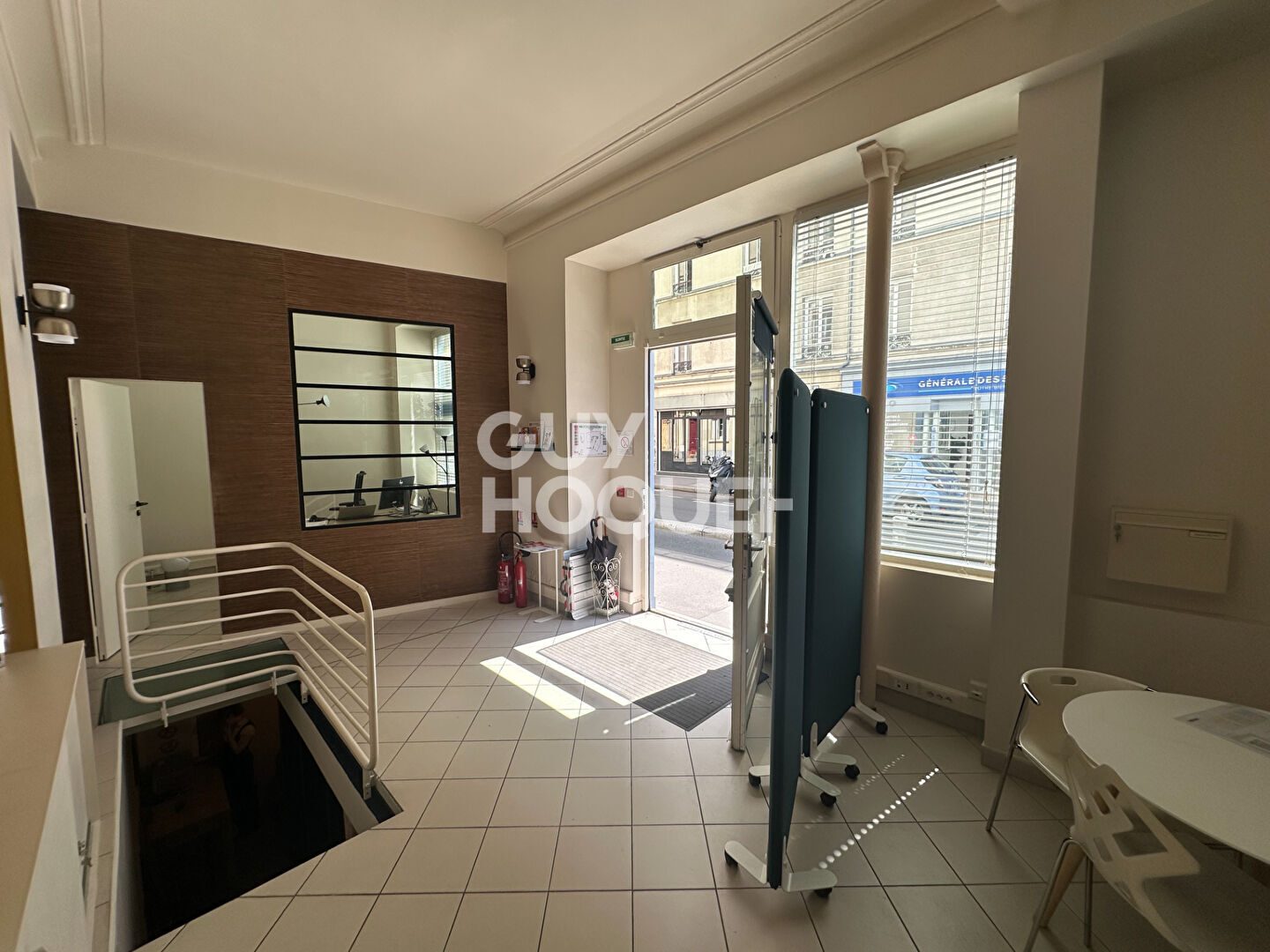 Local commercial Paris  106 m2