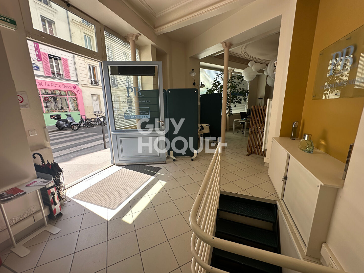 Local commercial Paris  106 m2