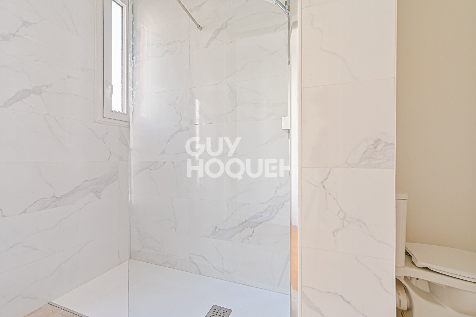 2 pièces - Dugommier (L6) - En étage - Calme - Lumineux