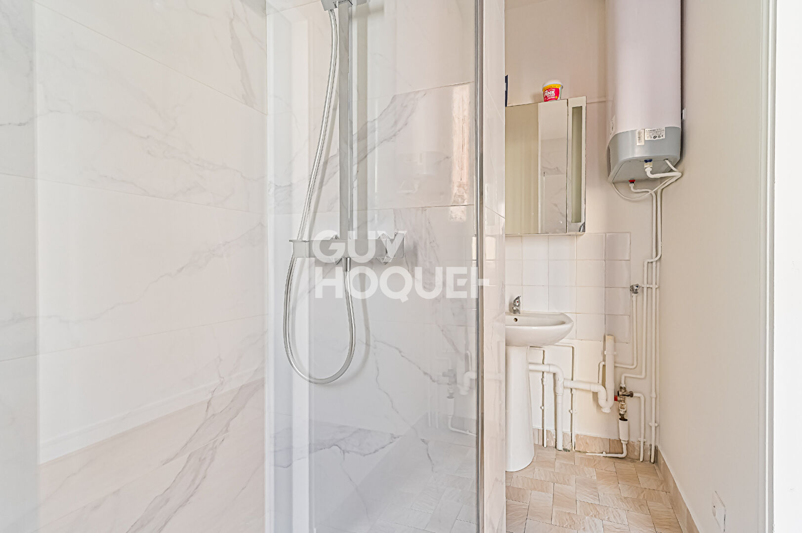 2 pièces - Dugommier (L6) - En étage - Calme - Lumineux