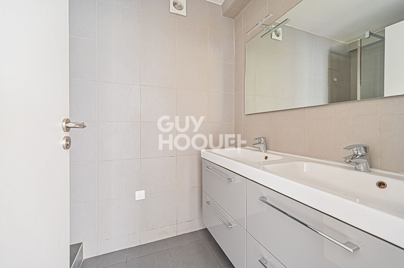 BOIS DE VINCENNES / VUE DEGAGEE / SUD-OUEST/ REFAIT A NEUF