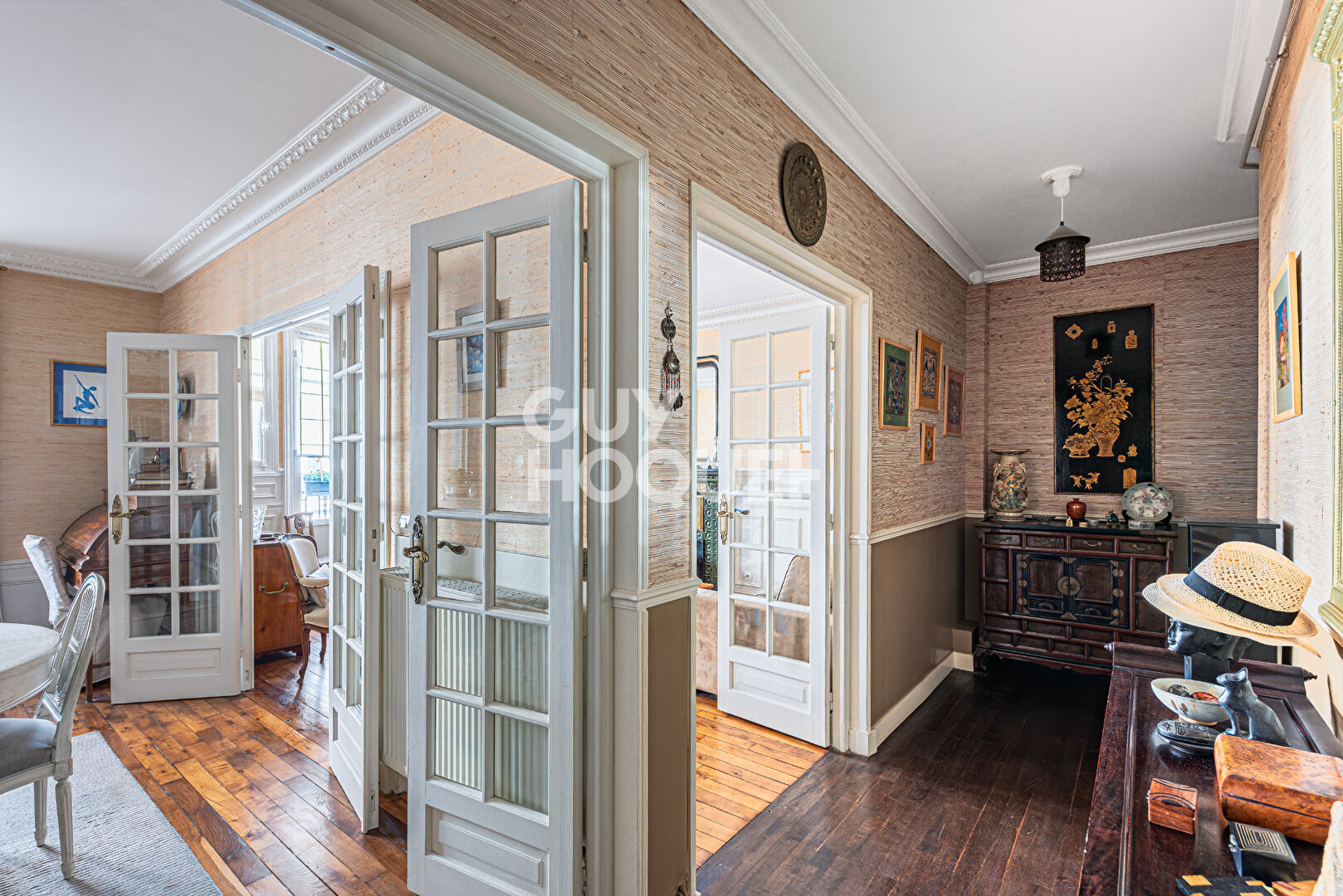 GRAND 3 PIÈCES de 67m2 - CHARME DE L'ANCIEN