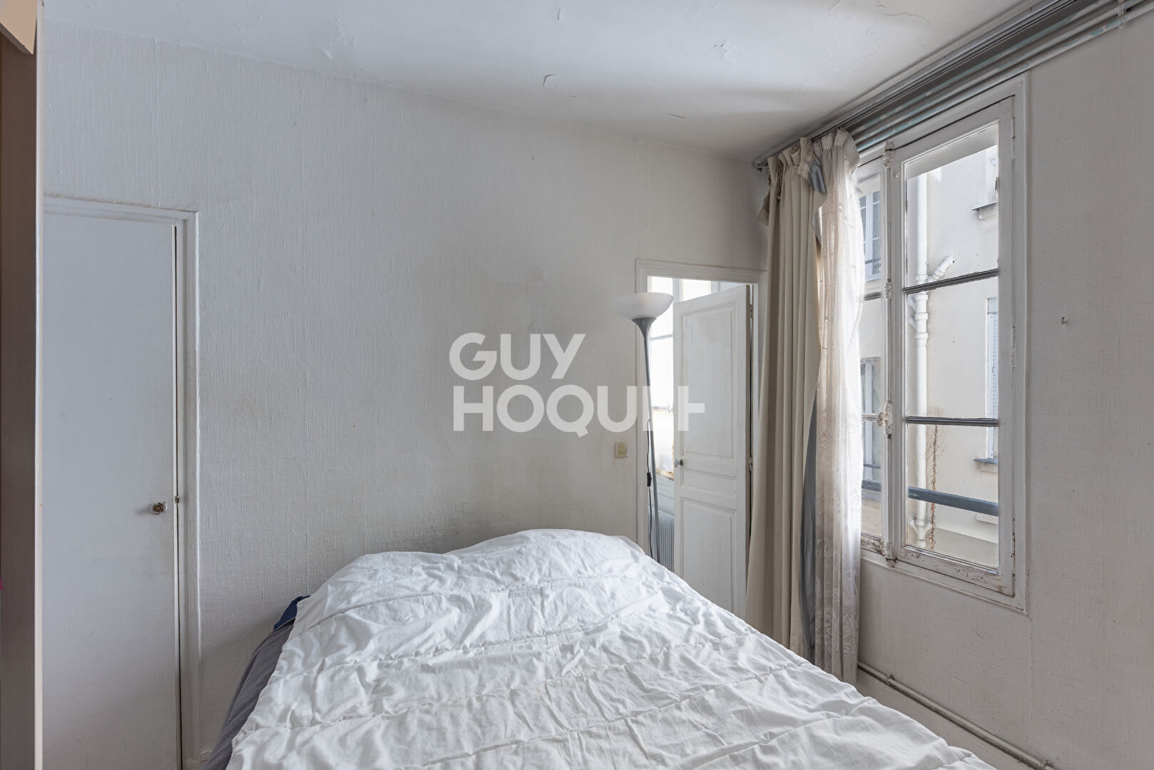 GRAND 2 PIÈCES DE 45m2 À RÉNOVER