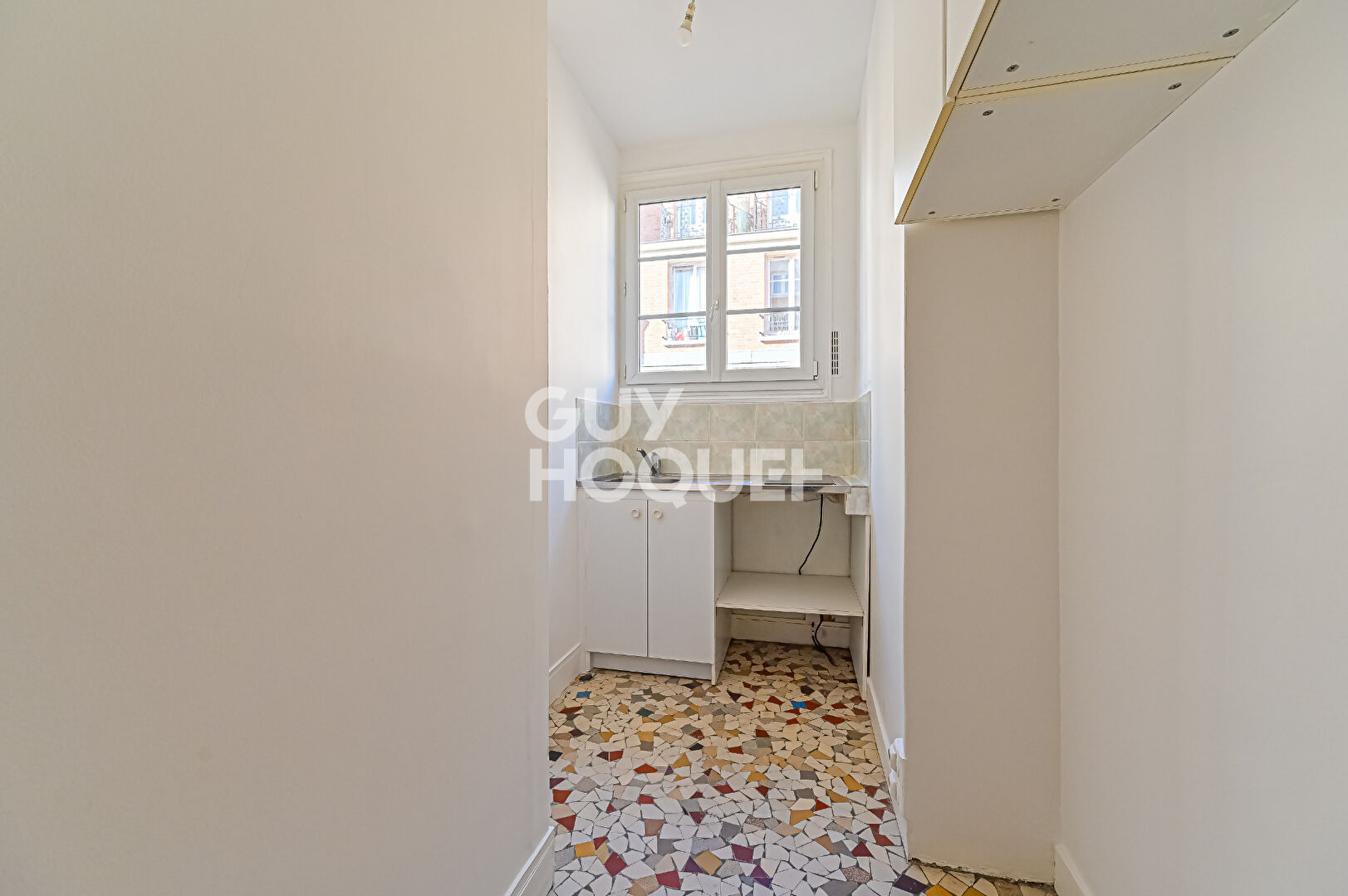 2 pièces - Dugommier (L6) - En étage - Calme - Lumineux