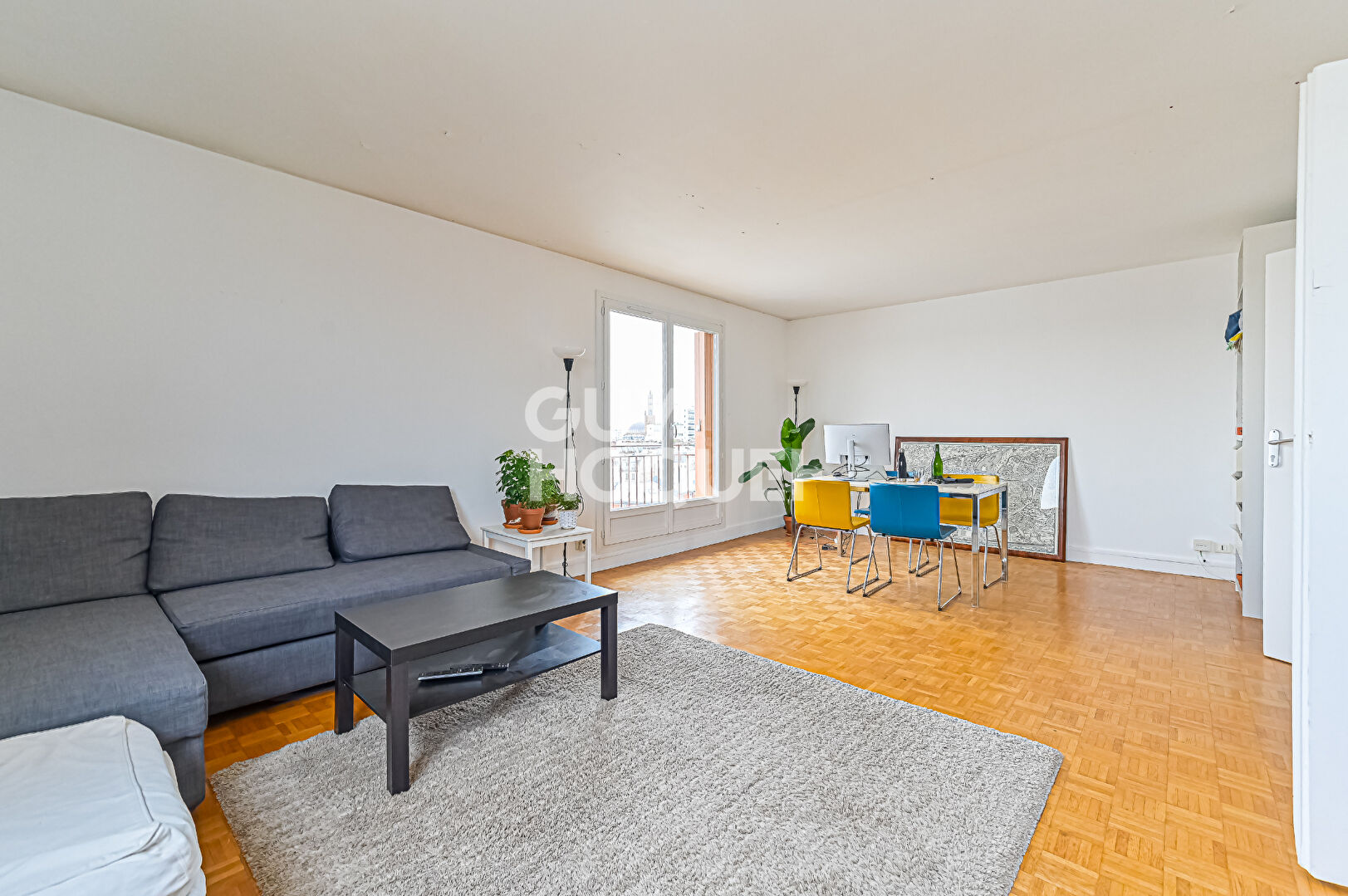 Trois pièces en étage très élevé - Vue dégagée - Lumineux et paisible