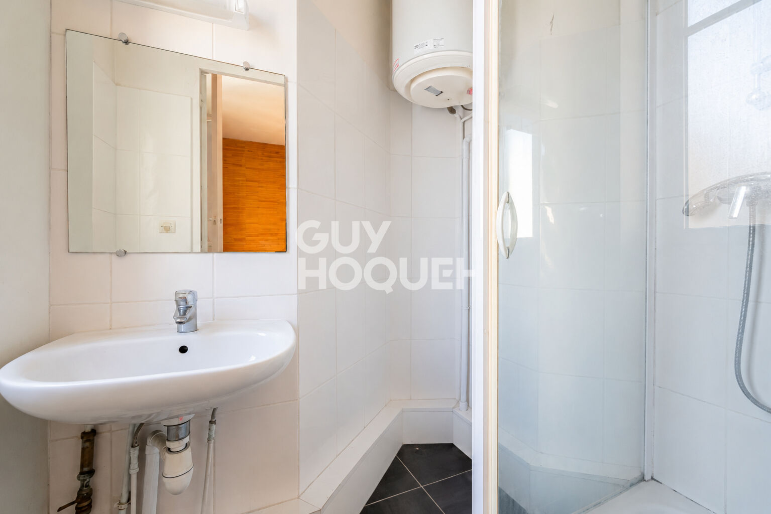 3 pièces 2 chambres / Dernier étage / Ascenseur / Calme / Lumineux / Charme de l'ancien