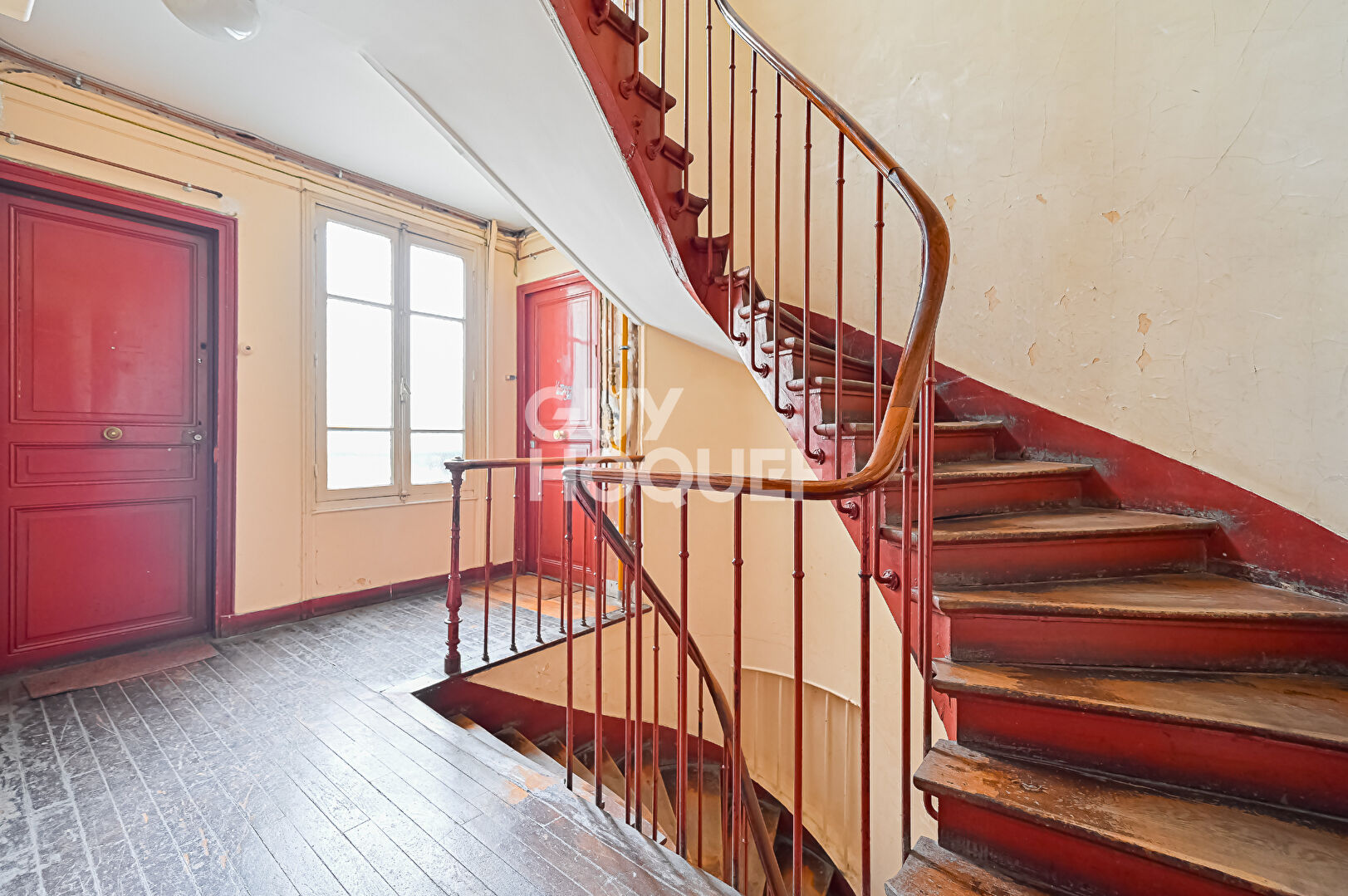 STUDIO/T2 - BELLE RUE PIAT 75020 PARIS