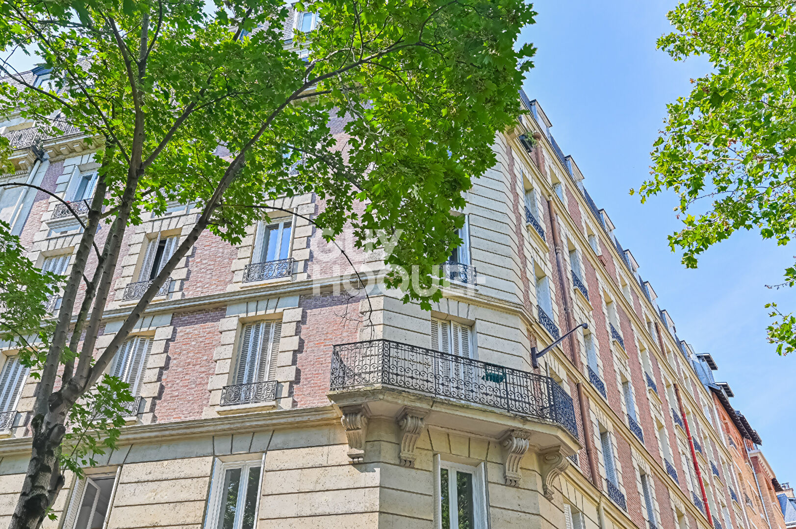 PARIS 12ème - PLACE FÉLIX ÉBOUÉ -  3 PIÈCES EN ETOILE - 58 m² - CHARME DE L'ANCIEN