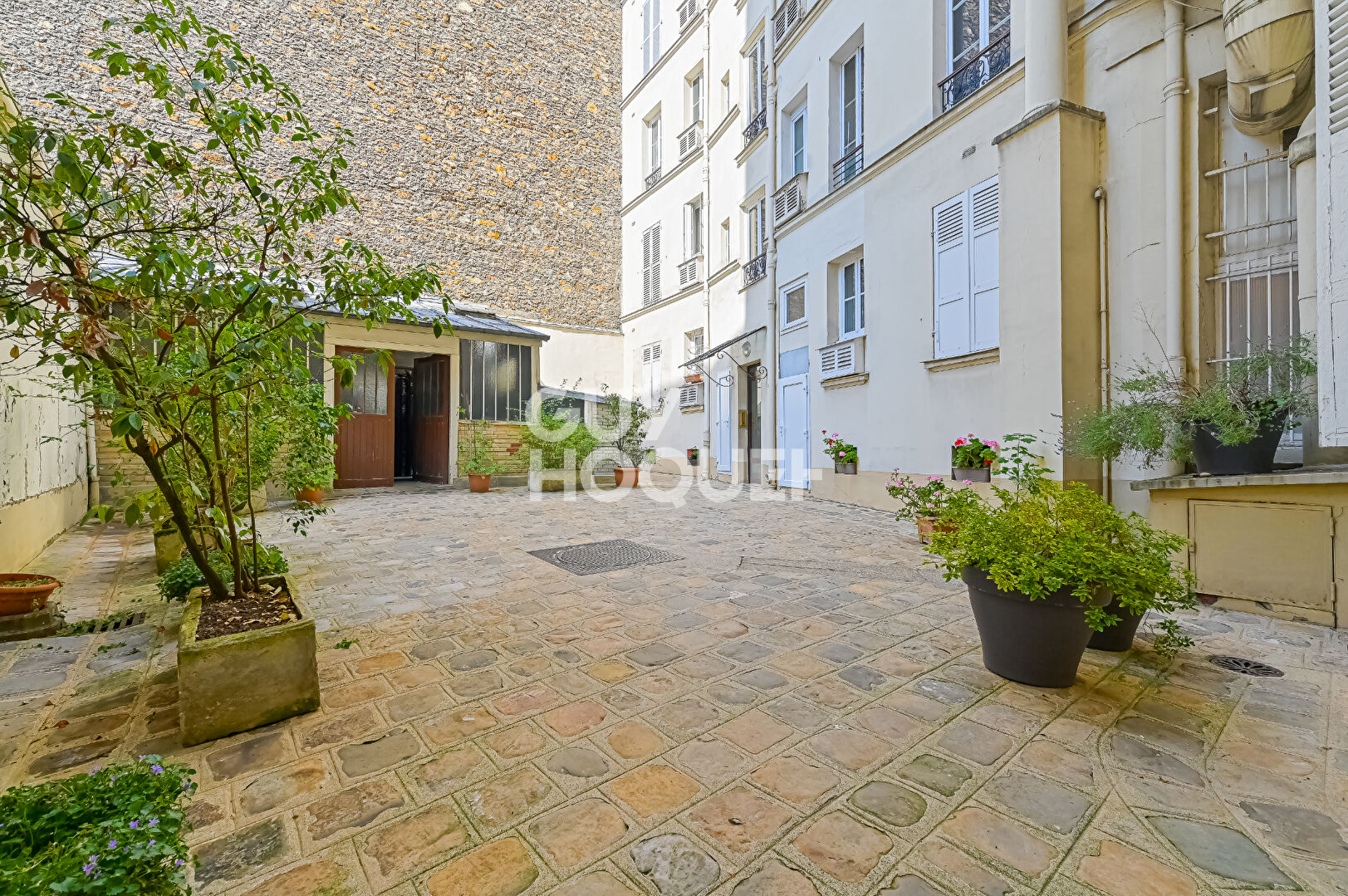 PARIS 12ème - PLACE FÉLIX ÉBOUÉ -  3 PIÈCES EN ETOILE - 58 m² - CHARME DE L'ANCIEN