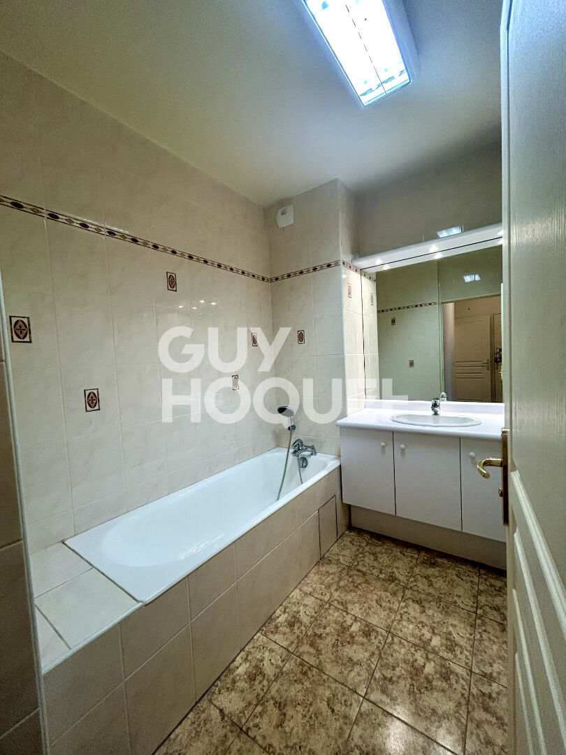 Appartement Paris 3 pièce(s) 85.02 m2