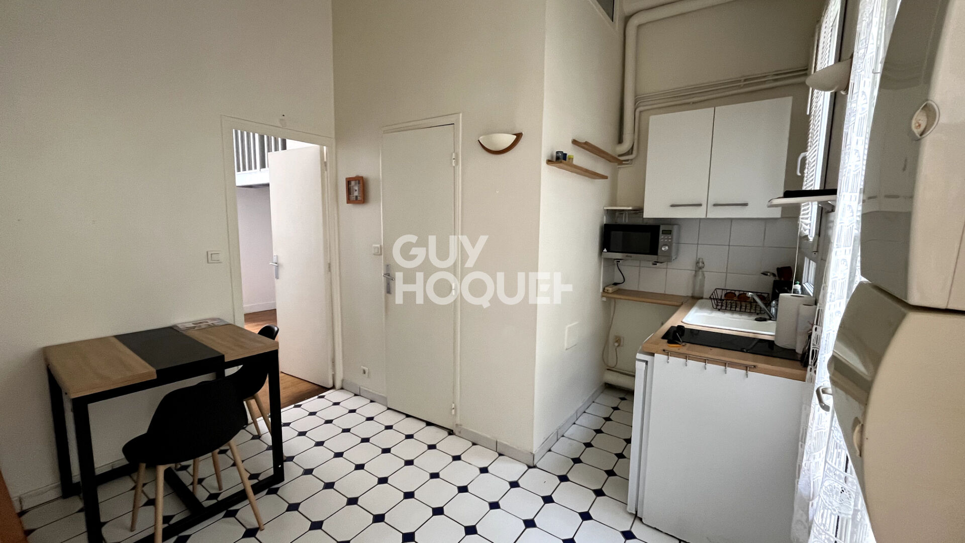 2 pièces plein de charme au coeur de la rue de Charenton - 31 m2 au sol