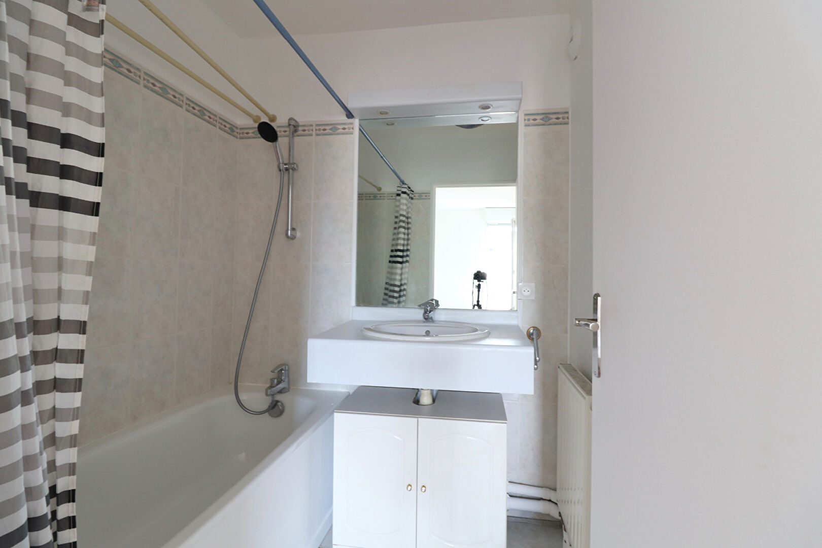 Appartement 2 pièces avec Balcon & Parking - Vitry Sur Seine