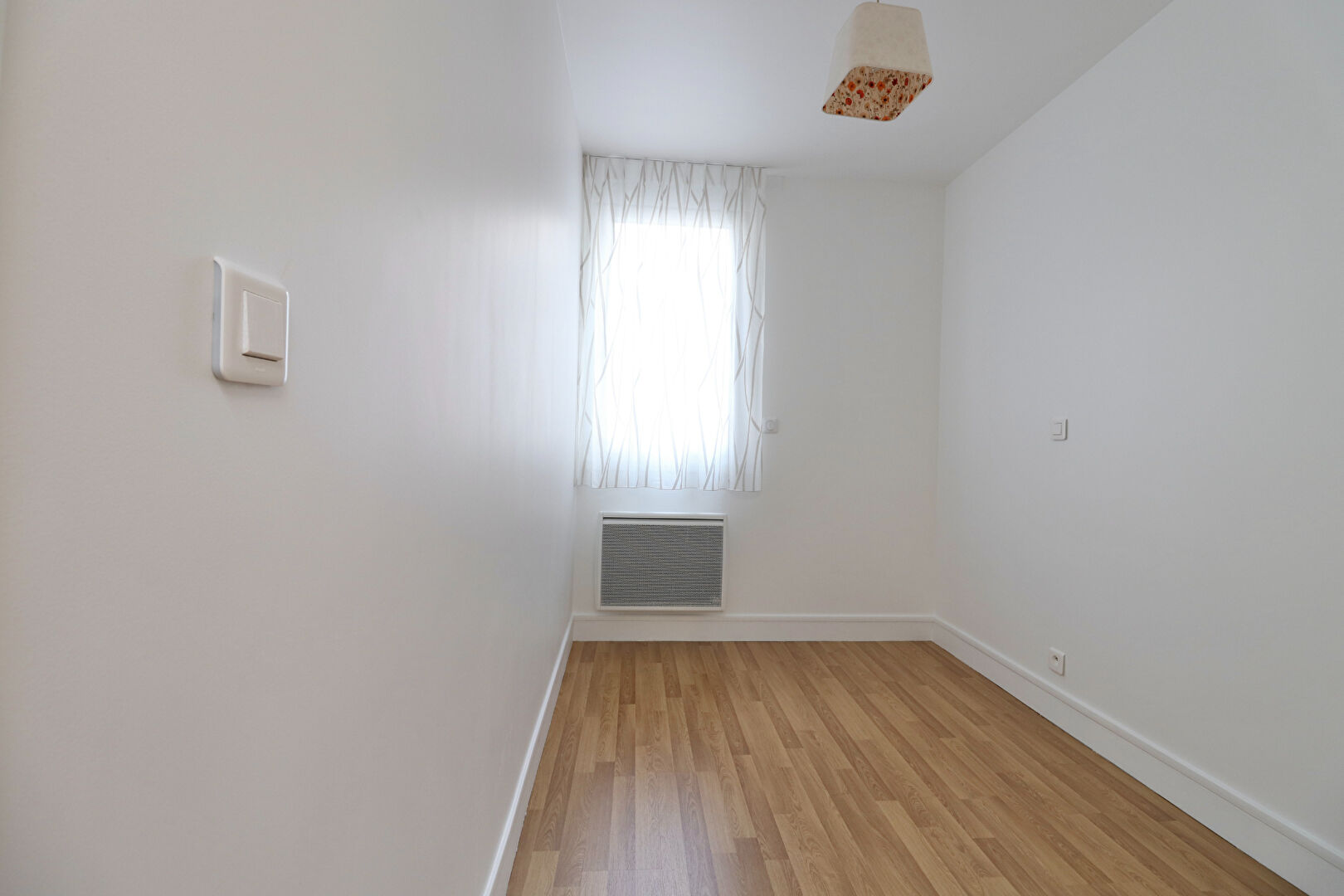 Studio de 12,53m2 meublé et bureau