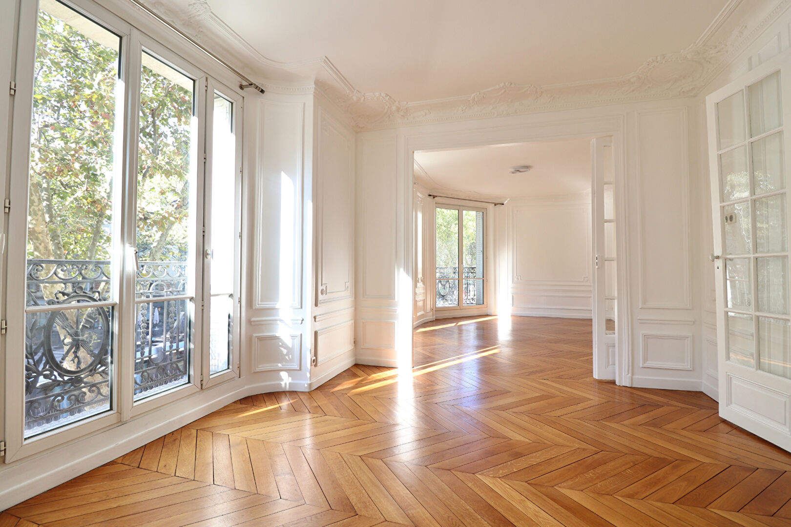 Appartement 5 pièces 102 m² · à Paris · 102 m² · 3 339 €/mois