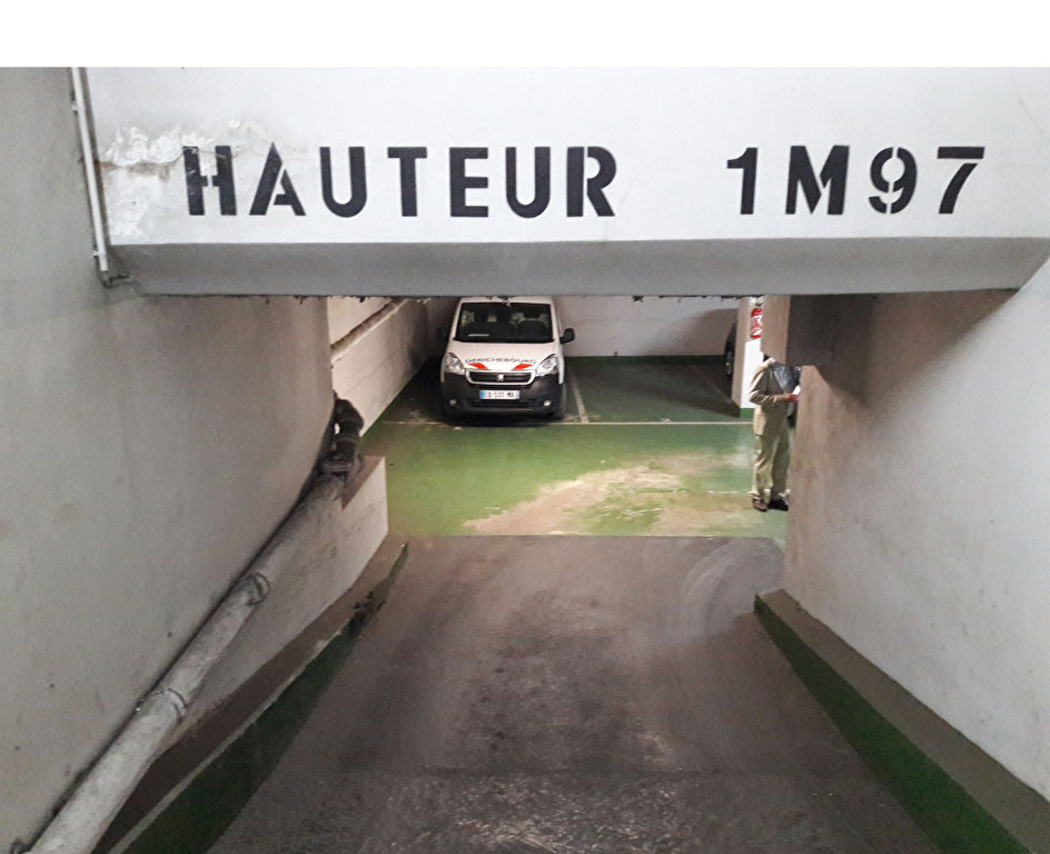 emplacement de Parking à Paris 15