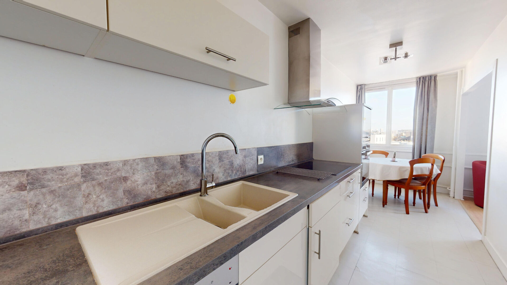 Appartement 2 pièce(s) 52.66 m2 meublé à Paris 14