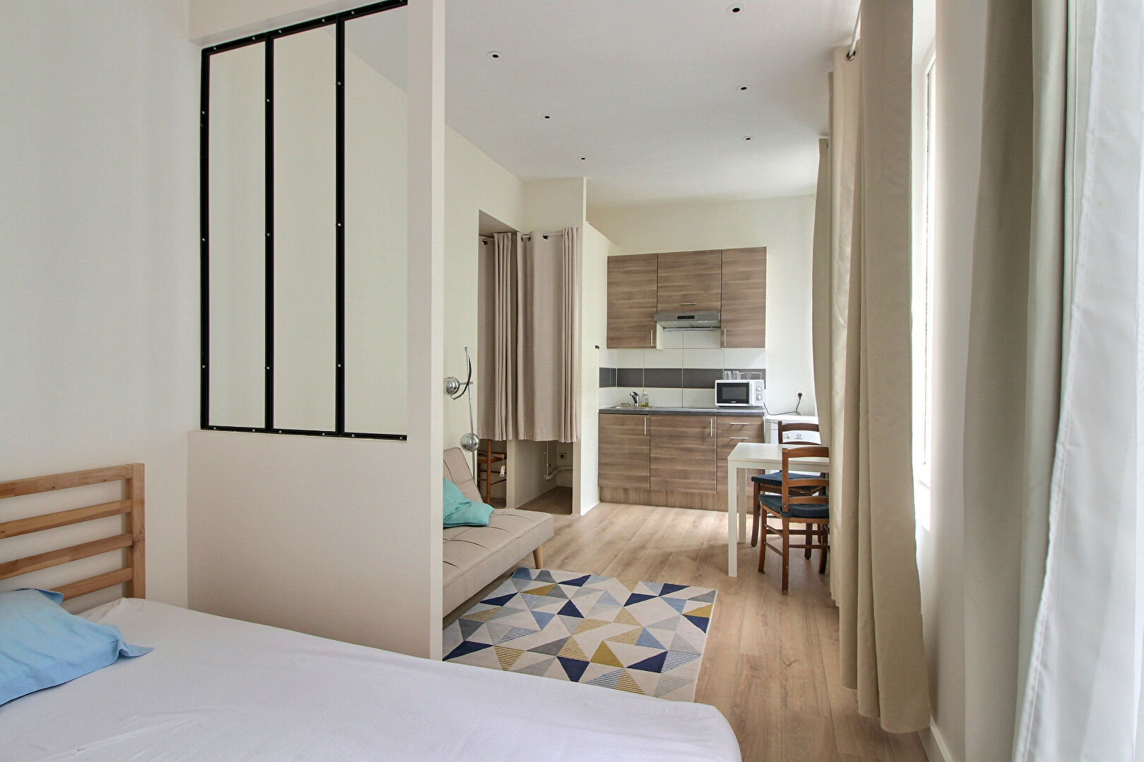 Beau studio meublé en rez de chaussée à louer