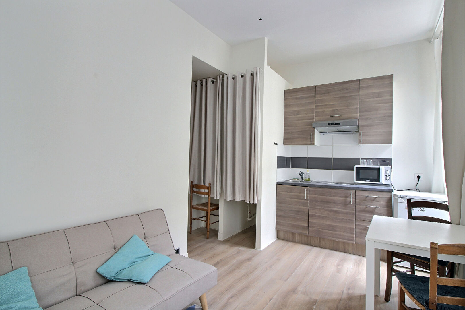 Beau studio meublé en rez de chaussée à louer