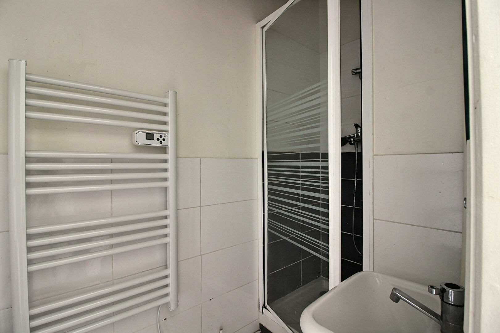 Beau studio meublé en rez de chaussée à louer